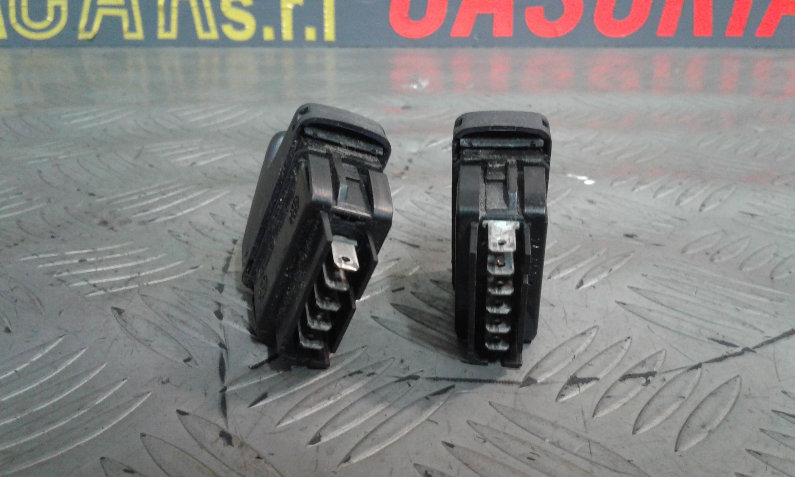 Pulsantiera Anteriore Sinistra Guida RENAULT Clio 3