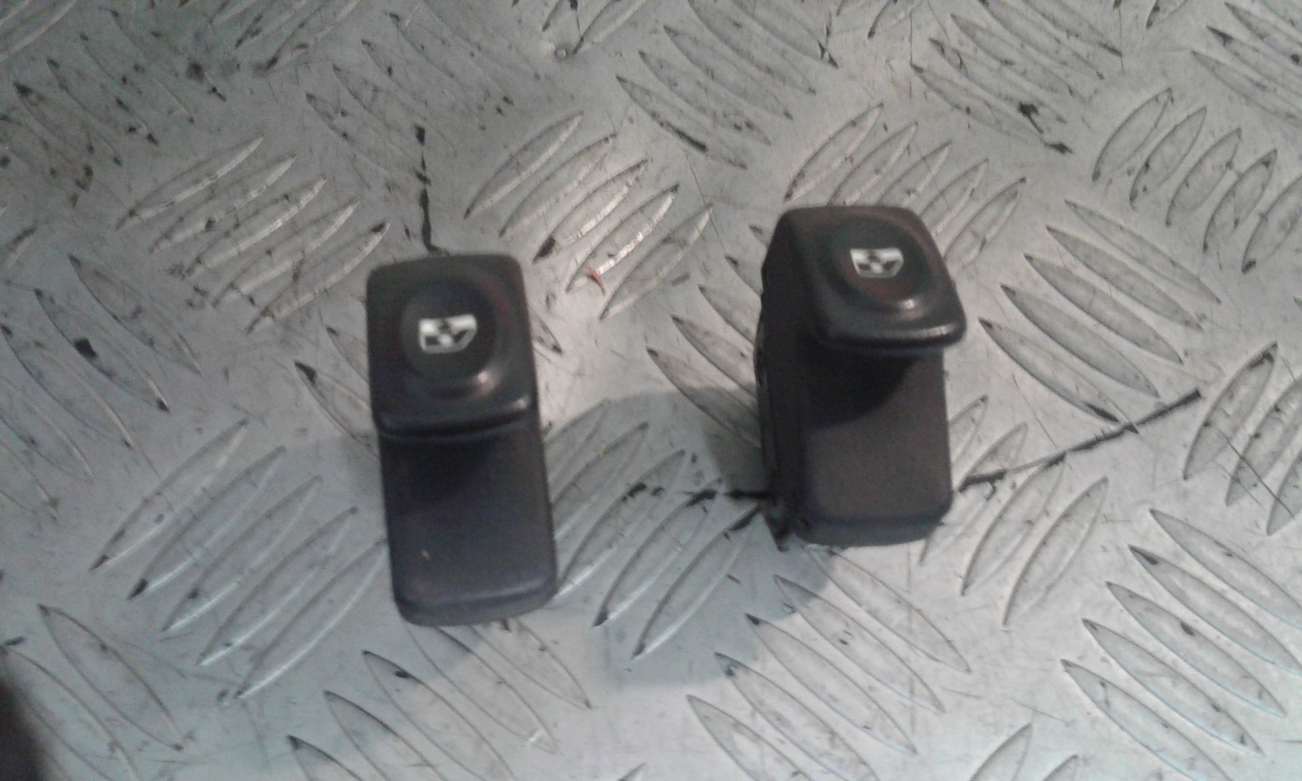 Pulsantiera Anteriore Sinistra Guida RENAULT Clio 3