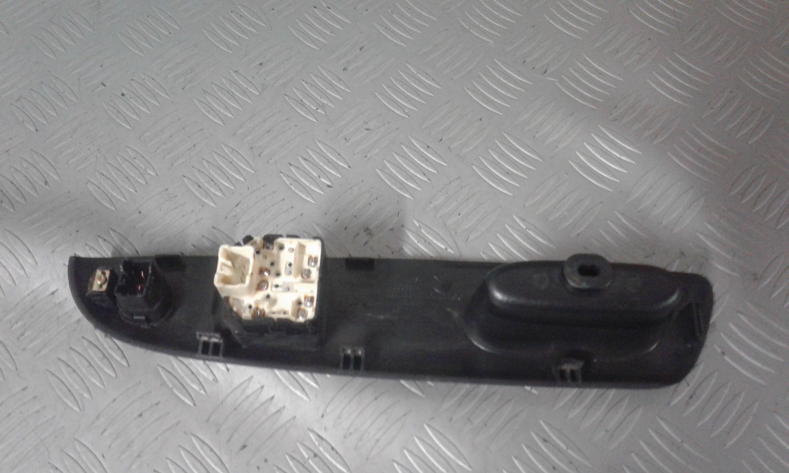 Pulsantiera Anteriore Sinistra Guida DAEWOO Matiz 2 Serie