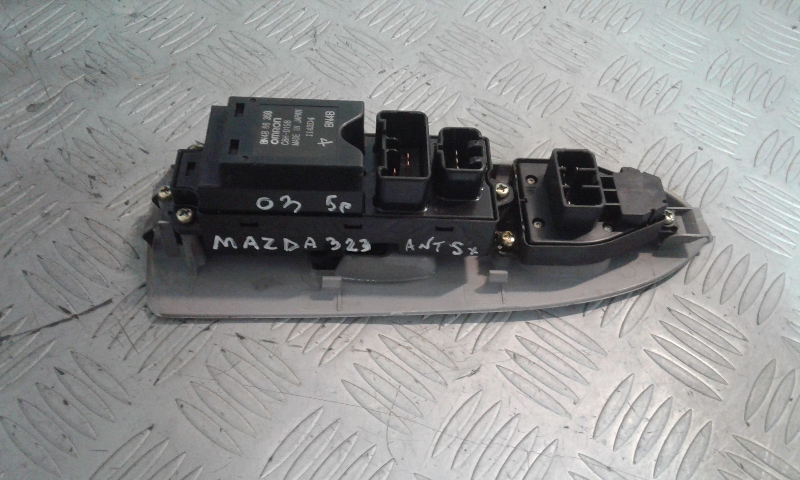 Pulsantiera Anteriore Sinistra Guida MAZDA 323 8 Serie