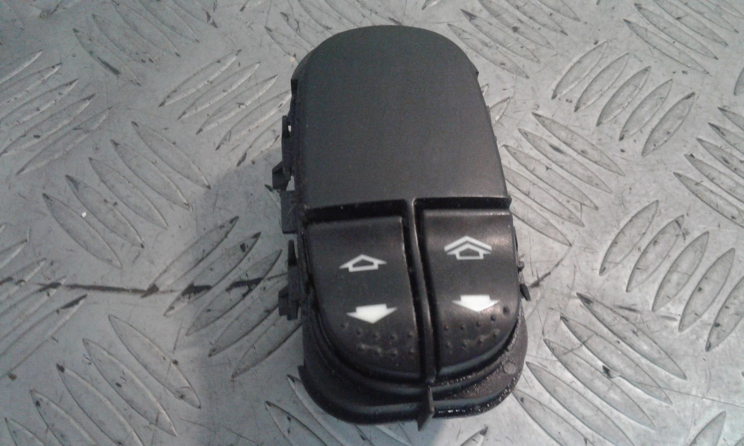 Pulsantiera Anteriore Sinistra Guida FORD Focus Berlina 1 Serie