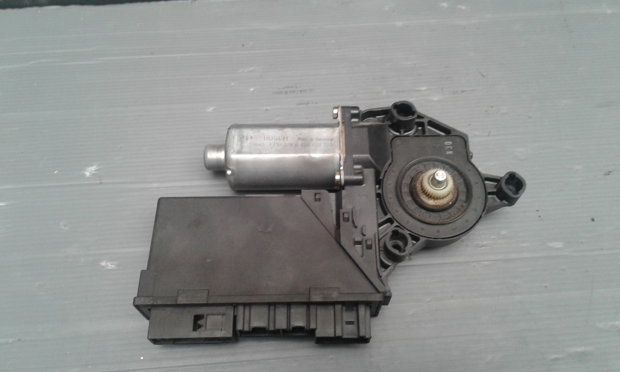 Motorino Alzavetro posteriore destra AUDI A4 Berlina 2 Serie