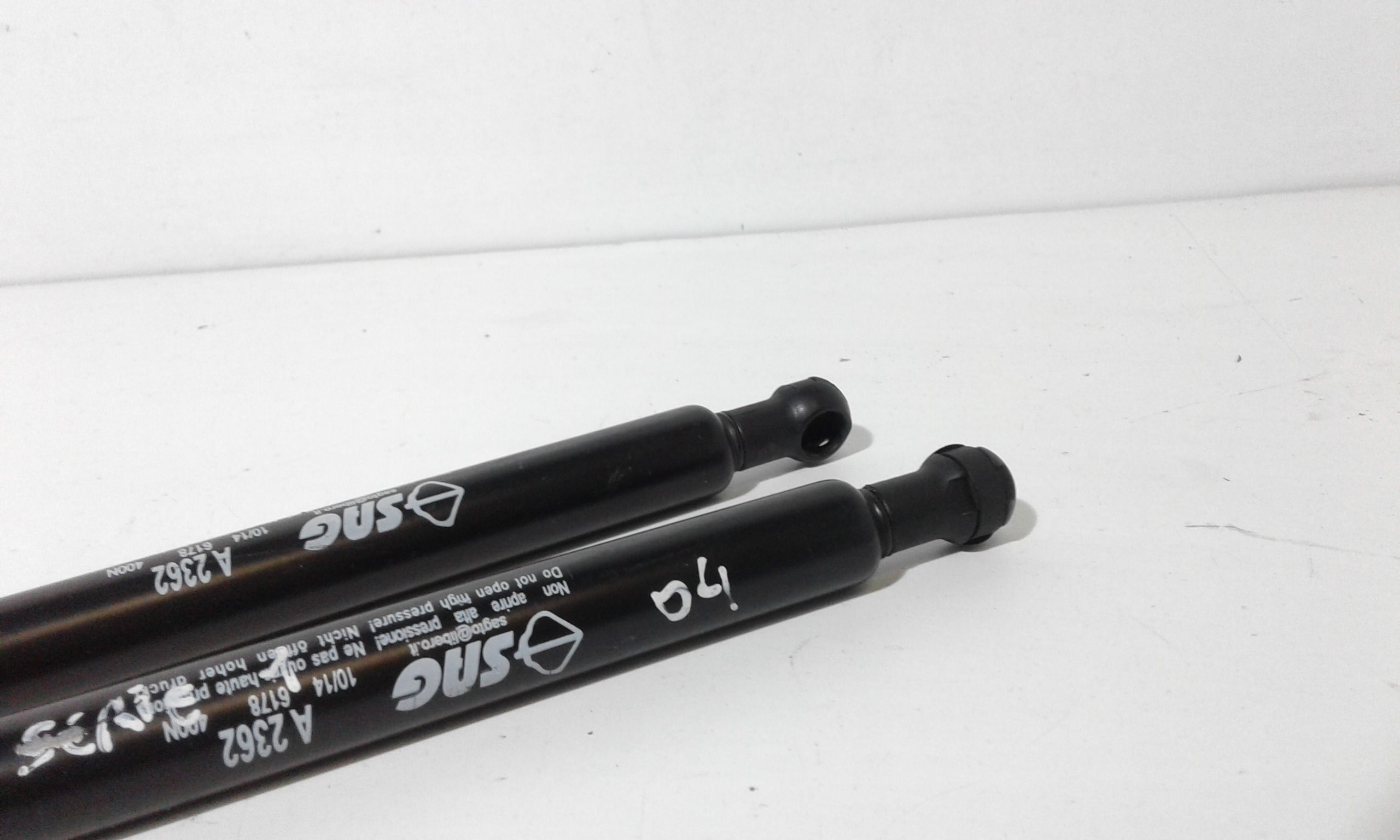 Pistoncini cofano Post. BMW Serie 1 E87 1 Serie