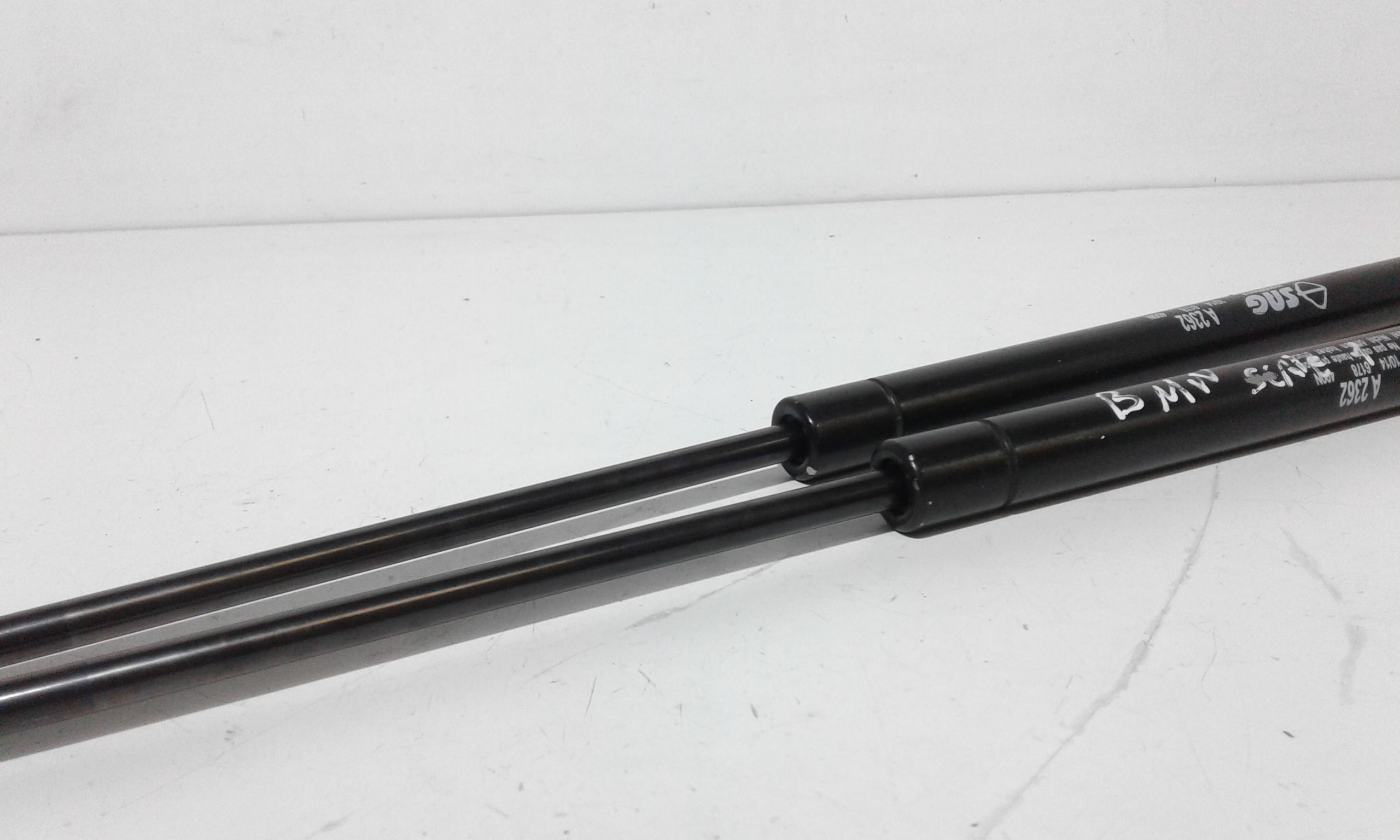 Pistoncini cofano Post. BMW Serie 1 E87 1 Serie