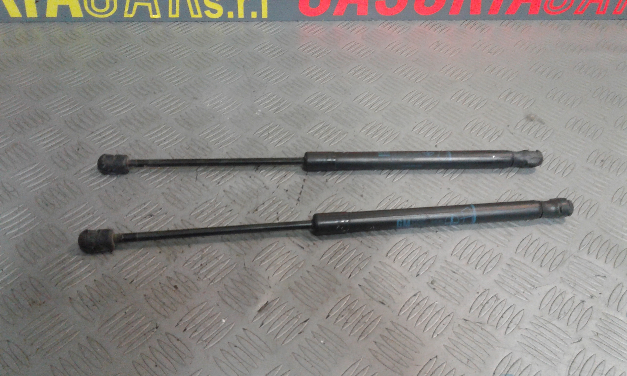 Pistoncini cofano Post. OPEL Astra H Berlina