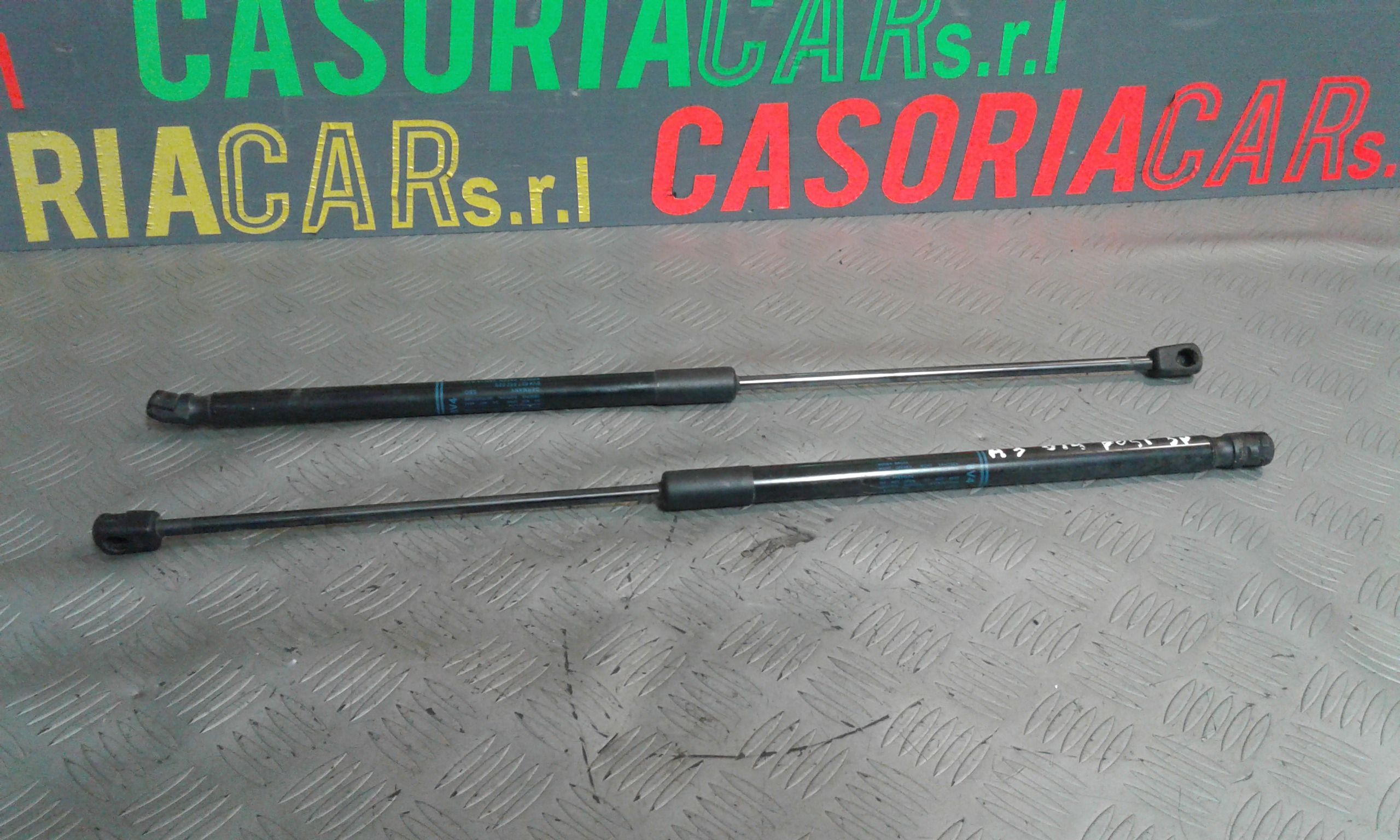 Pistoncini cofano Post. AUDI A3 Sportback 3 Serie