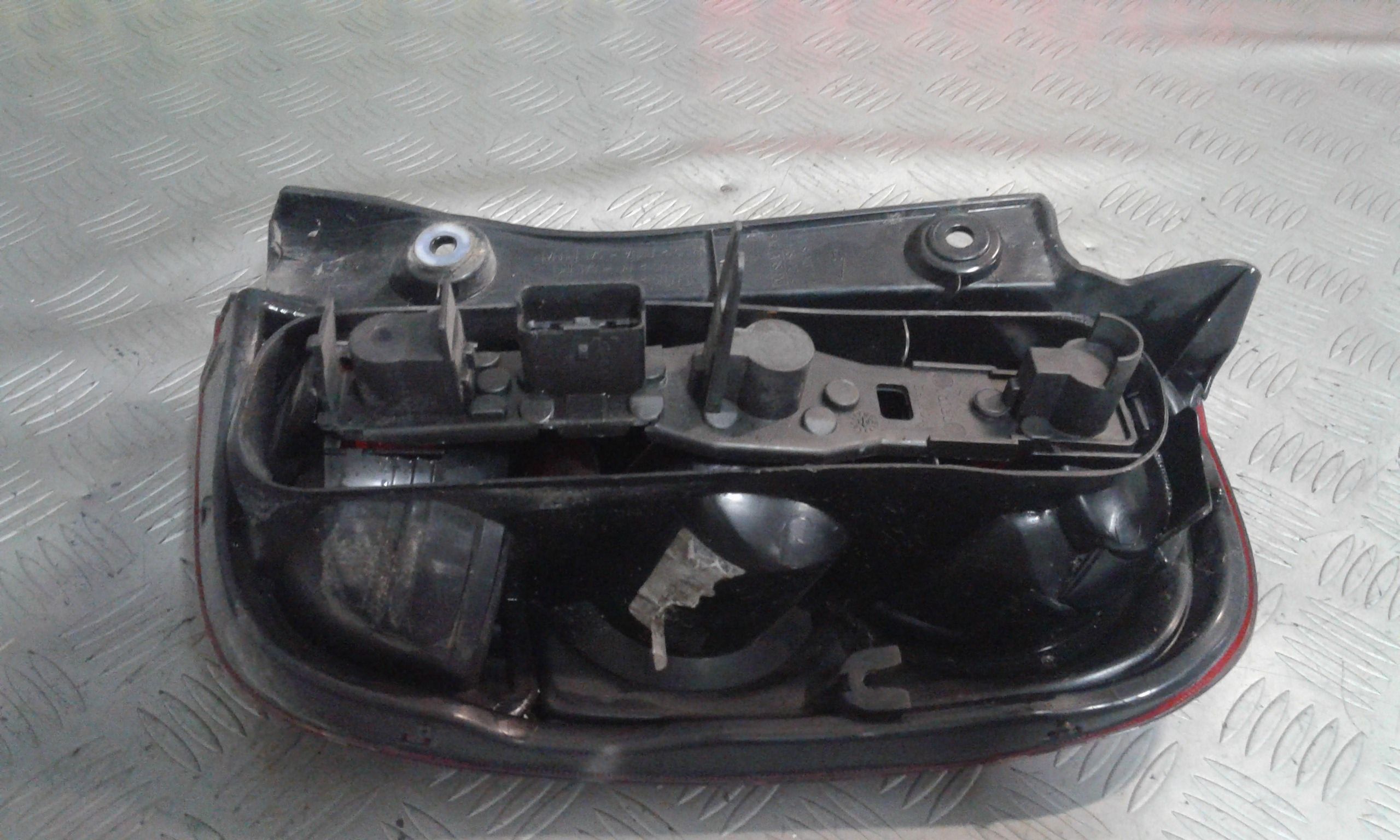 Stop Posteriore sinistro lato Guida NISSAN Micra 4 Serie