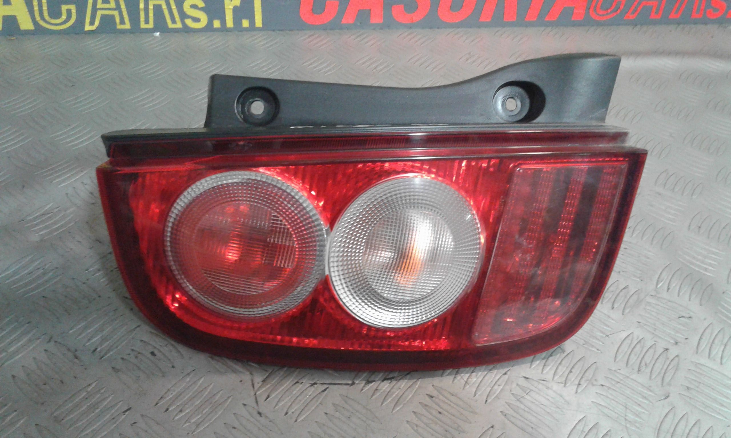 Stop Posteriore sinistro lato Guida NISSAN Micra 4 Serie