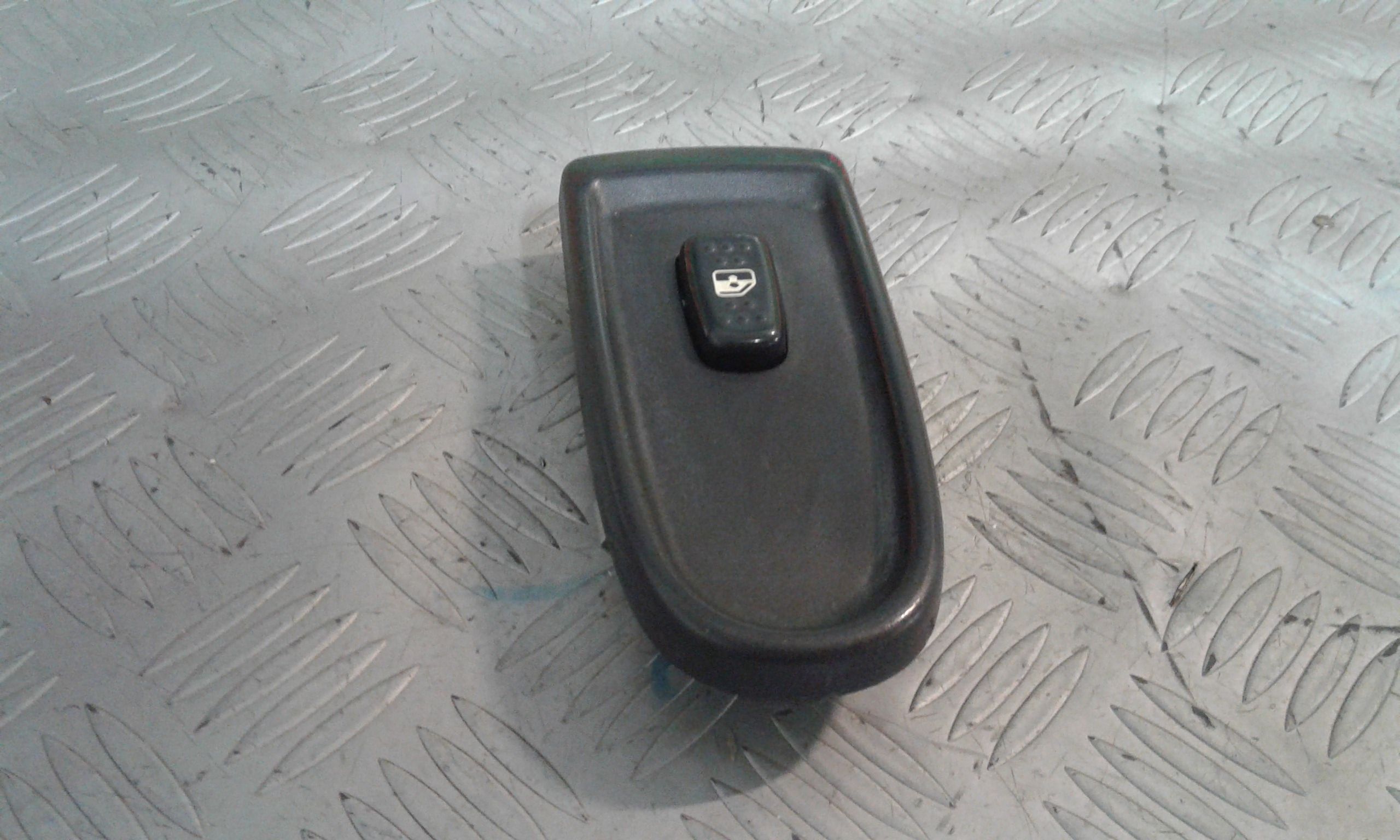 Pulsantiera Anteriore Destra Passeggero IVECO Daily 4 Serie