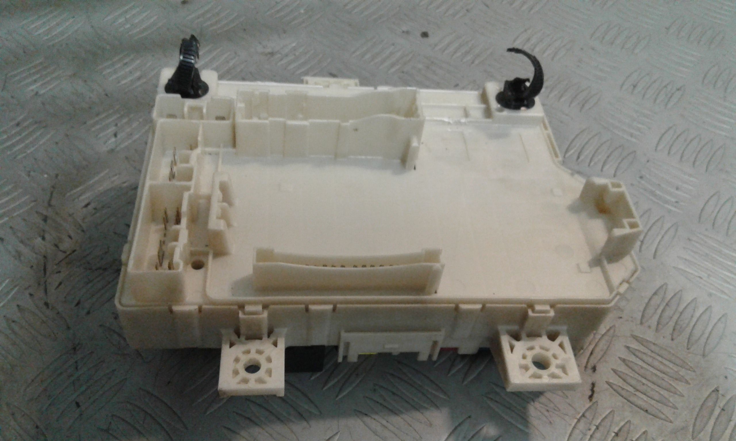 Centralina porta fusibili MITSUBISHI Colt Serie 3P