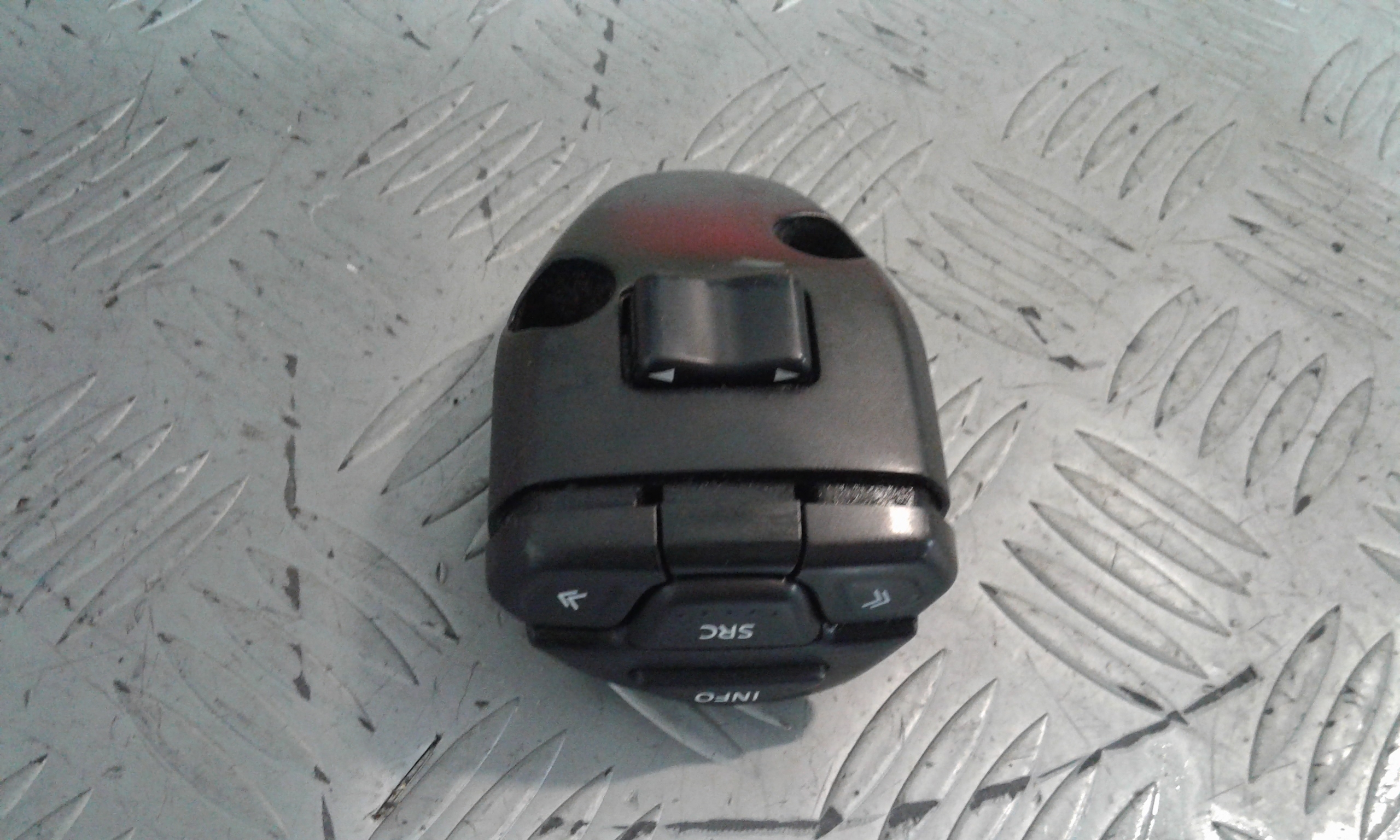 Comandi al volante multifunzione NISSAN Almera 3 Serie