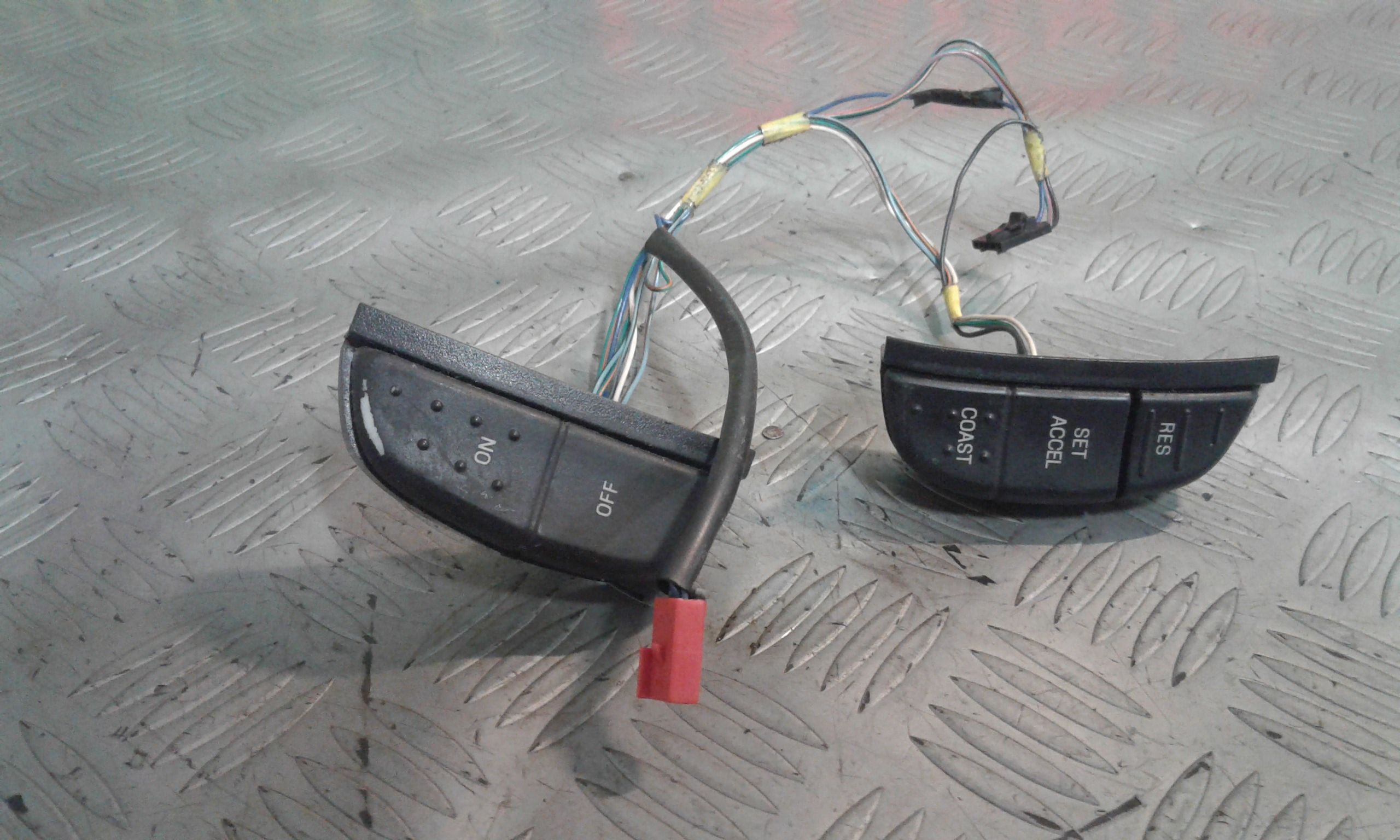 Comandi al volante multifunzione FORD Expedition XLT 1 Serie