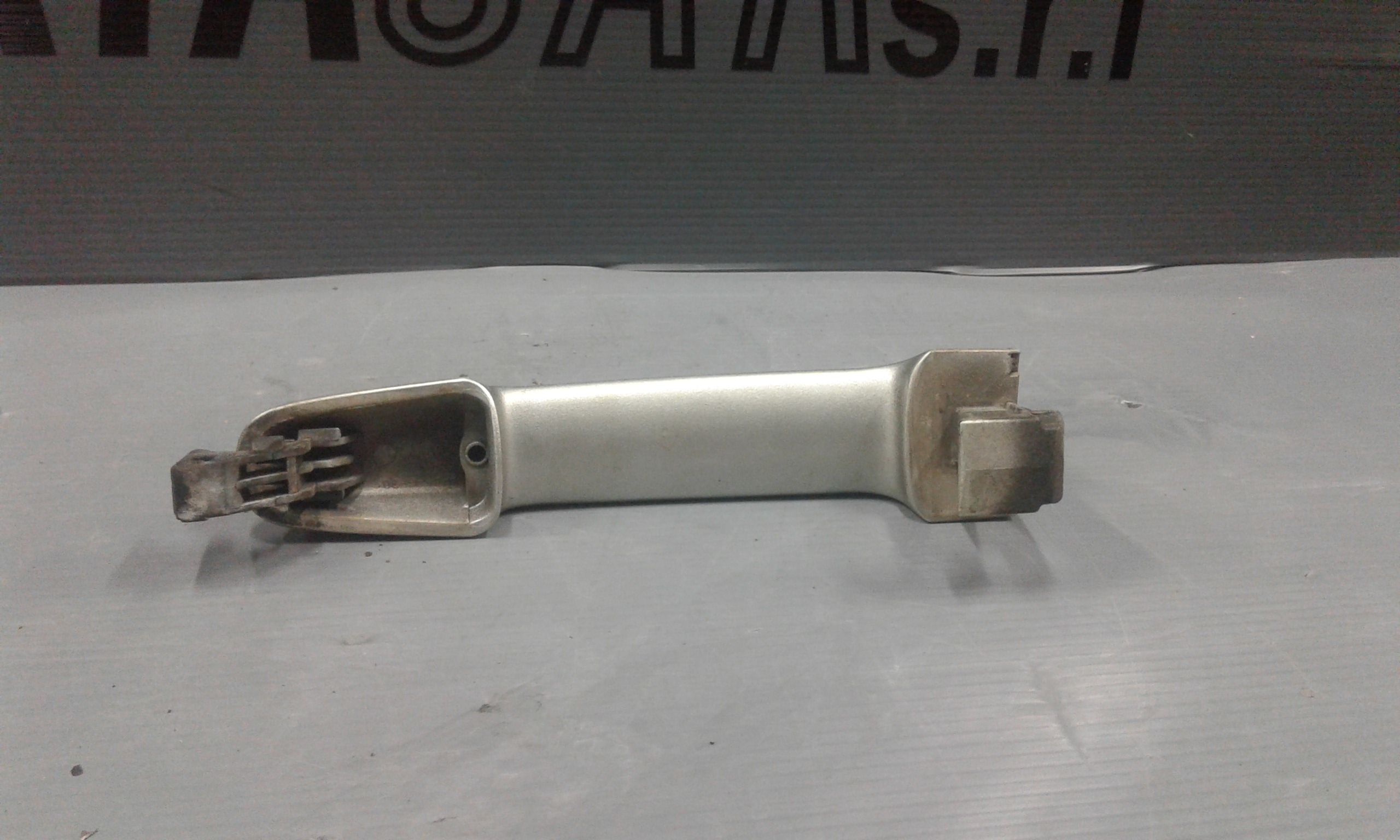 Maniglia esterna Anteriore Sinistra TOYOTA Avensis S. Wagon 1 Serie