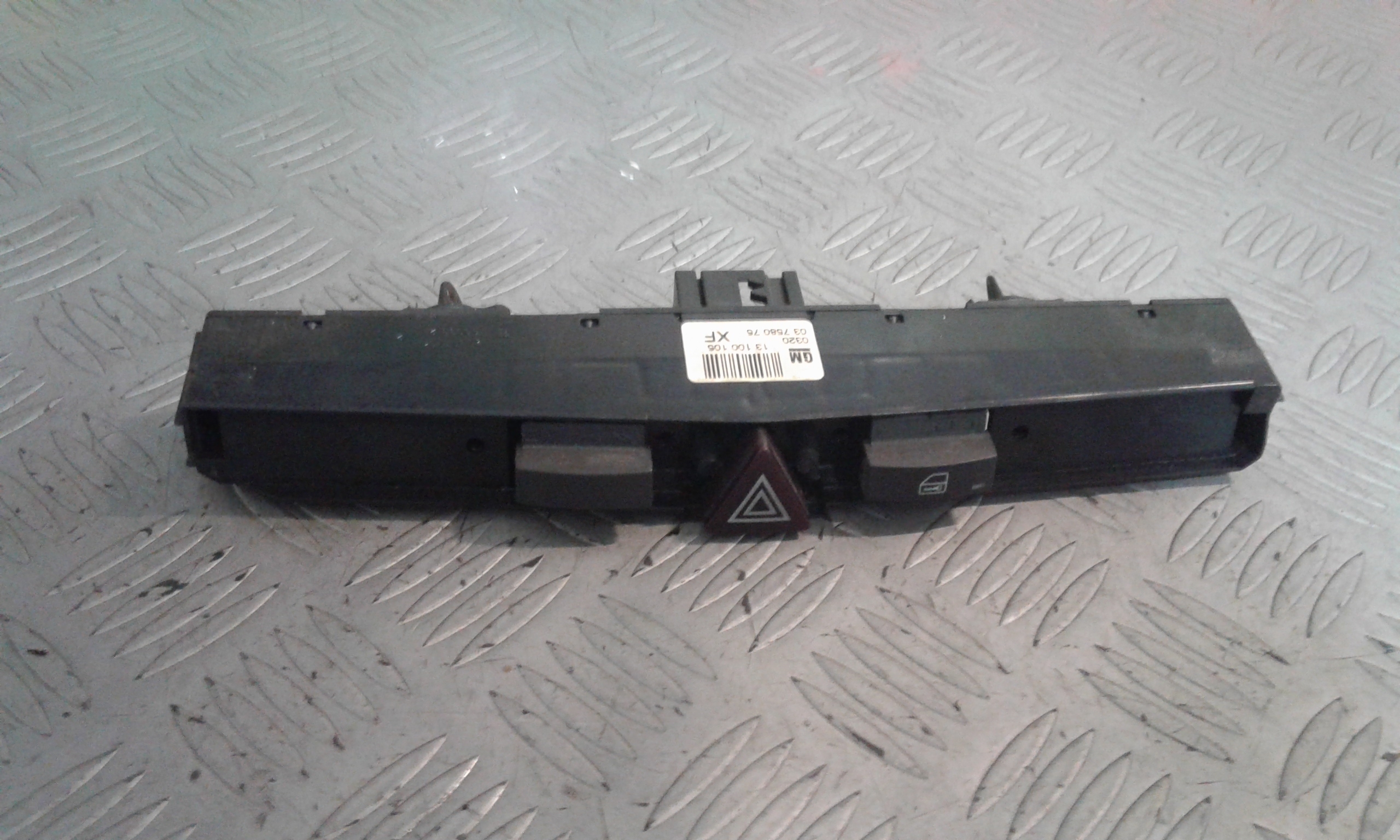 Pulsante luci di emergenza OPEL Astra H Berlina