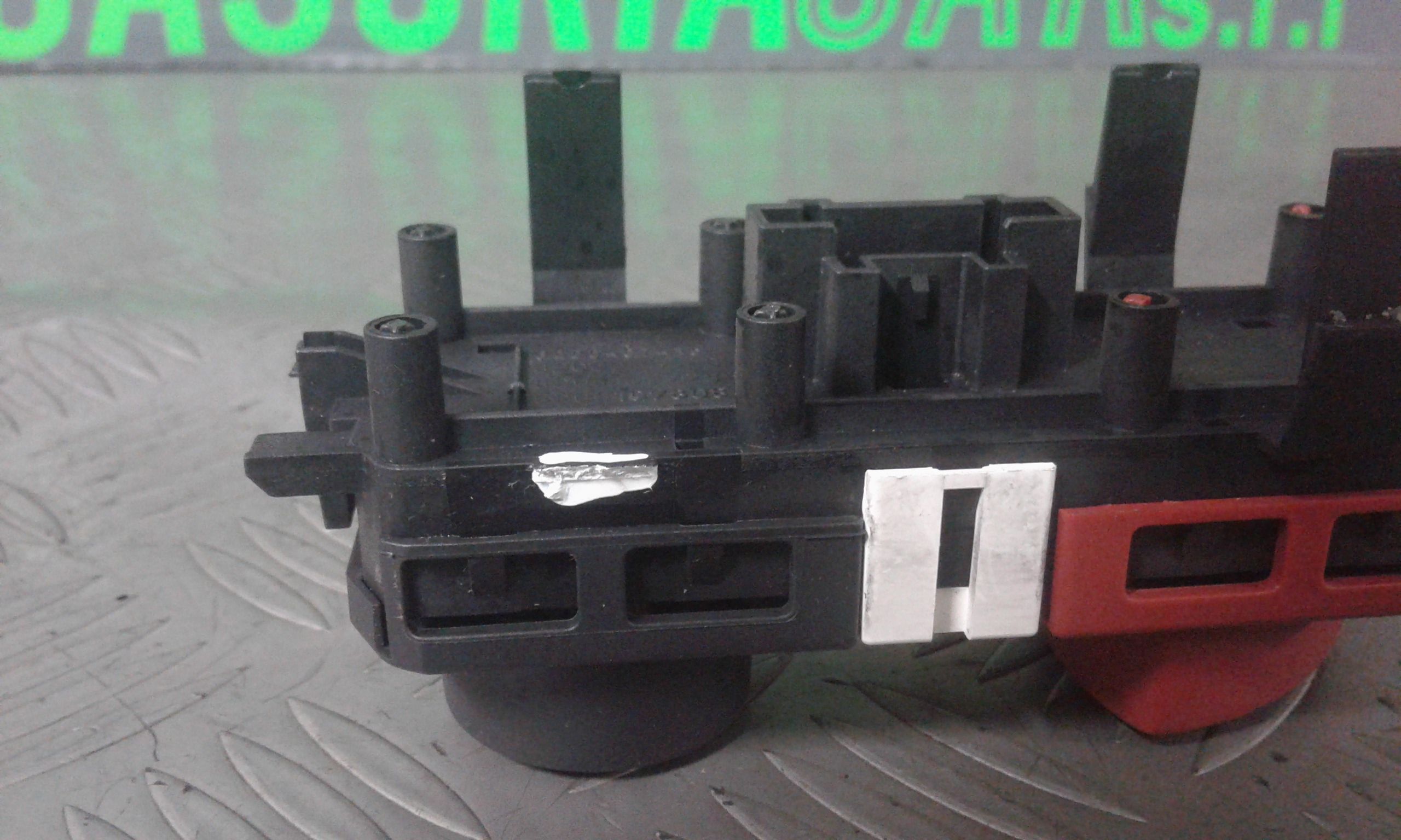 Pulsante luci di emergenza RENAULT Scenic 3 Serie