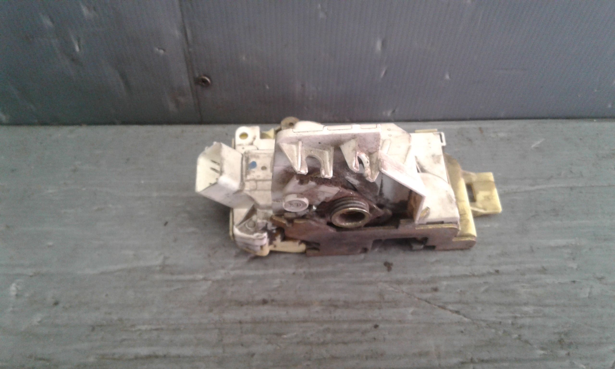 Serratura Anteriore Destra FORD Focus Berlina 1 Serie