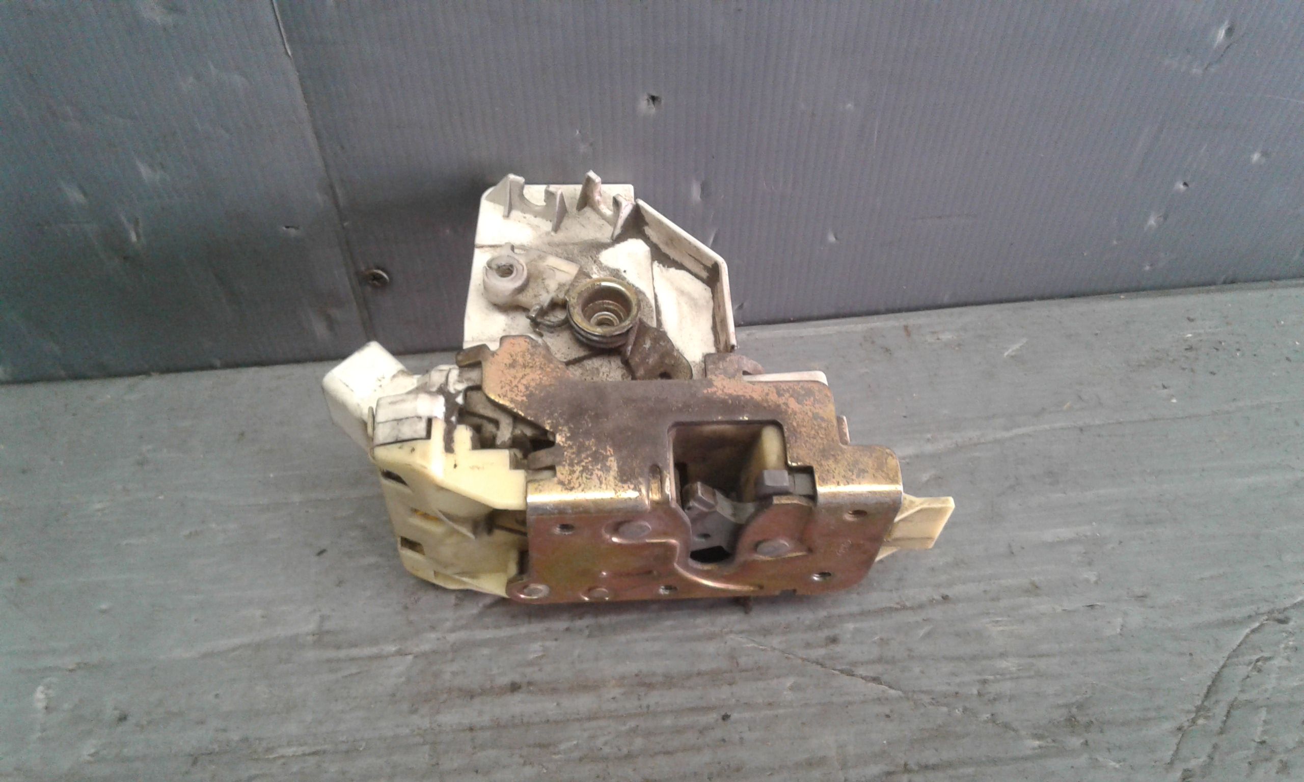 Serratura Anteriore Destra FORD Focus Berlina 1 Serie