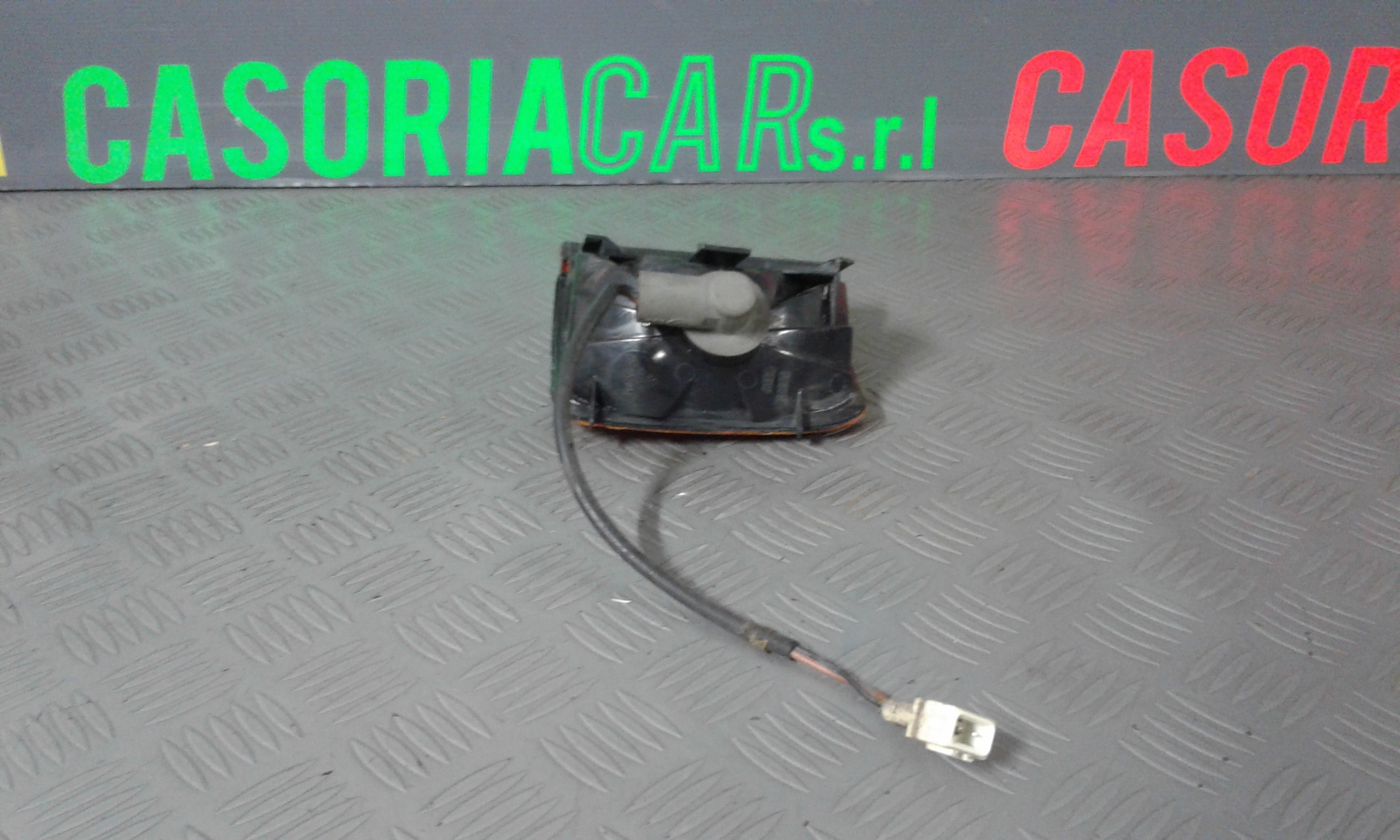 Freccia DX lato passeggero VOLKSWAGEN Passat Variant 1 Serie