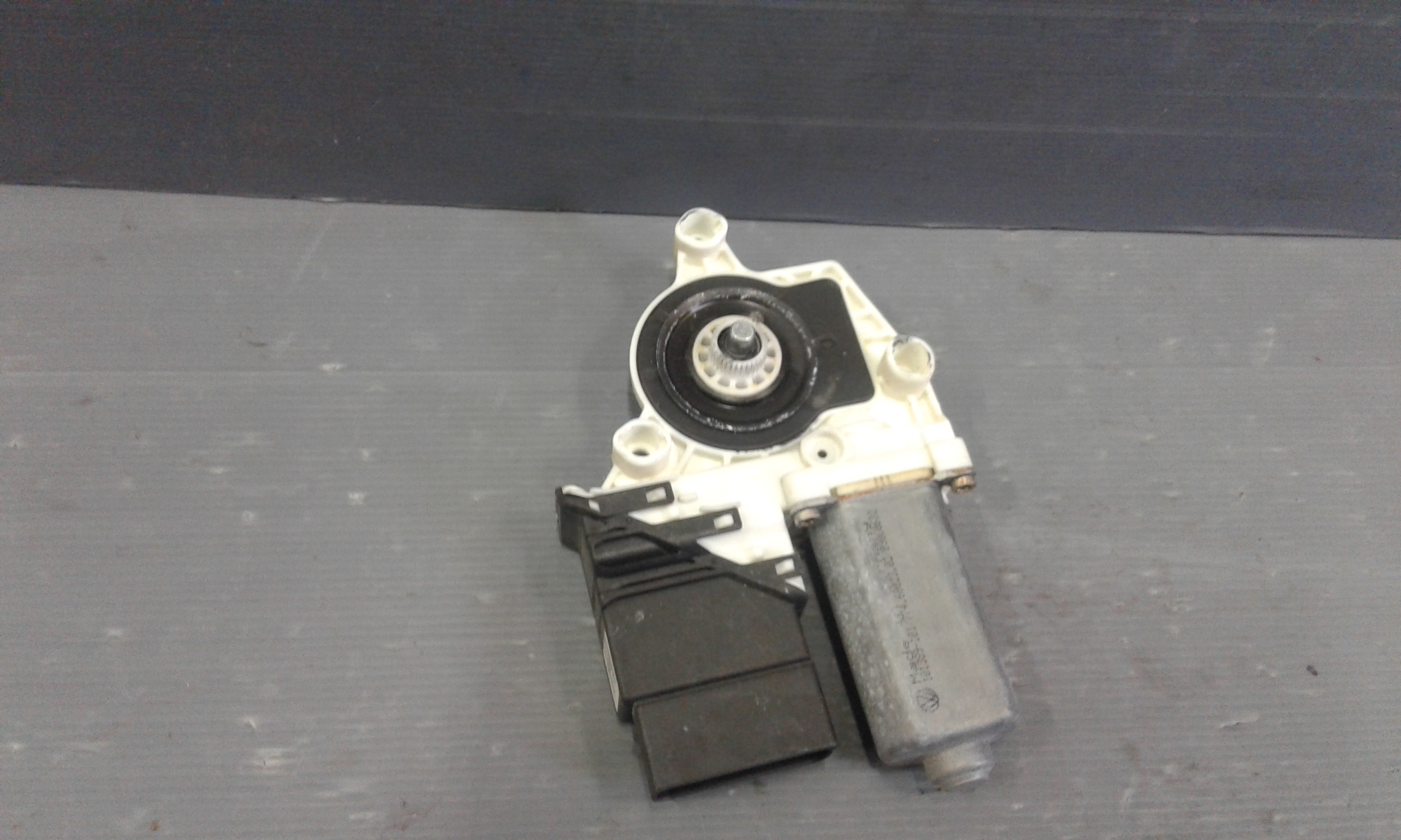 Motorino Alzavetro posteriore Sinistro VOLKSWAGEN Bora Berlina