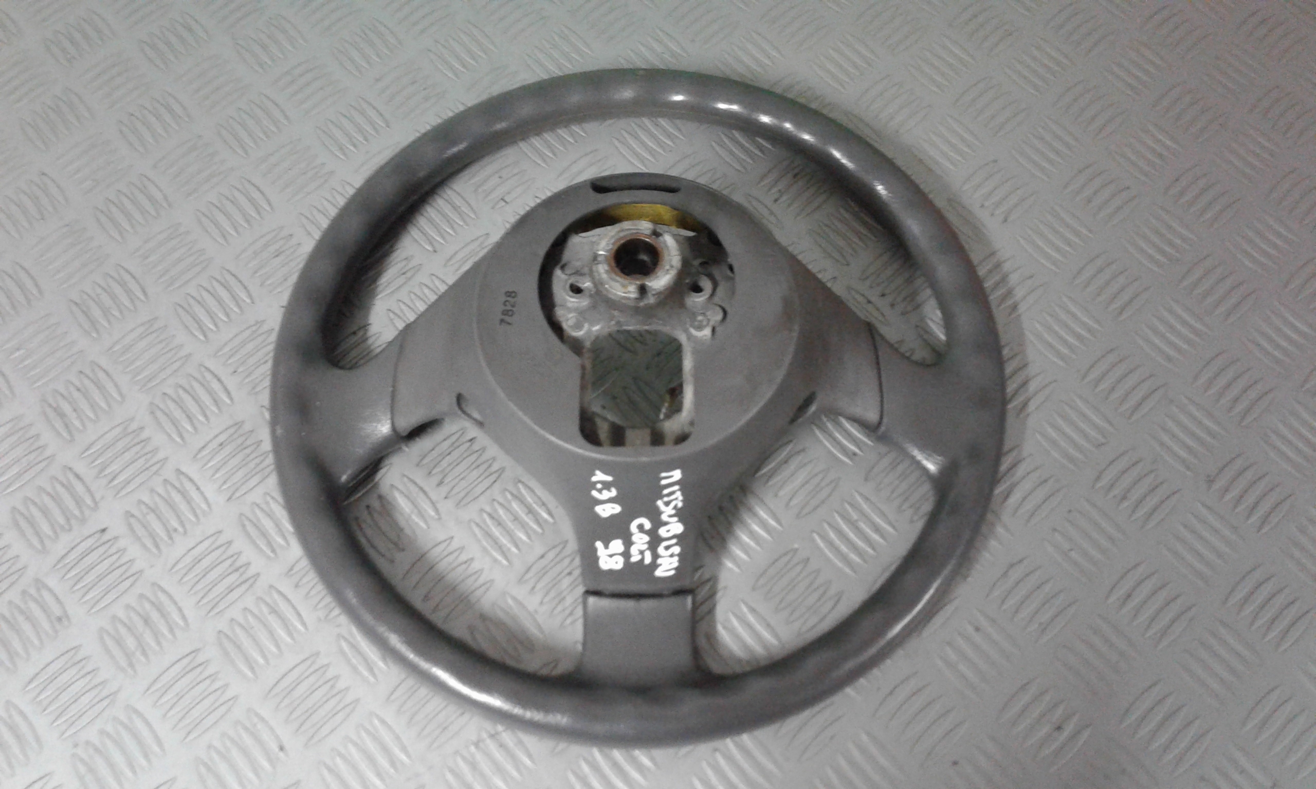 Volante MITSUBISHI Colt 3P