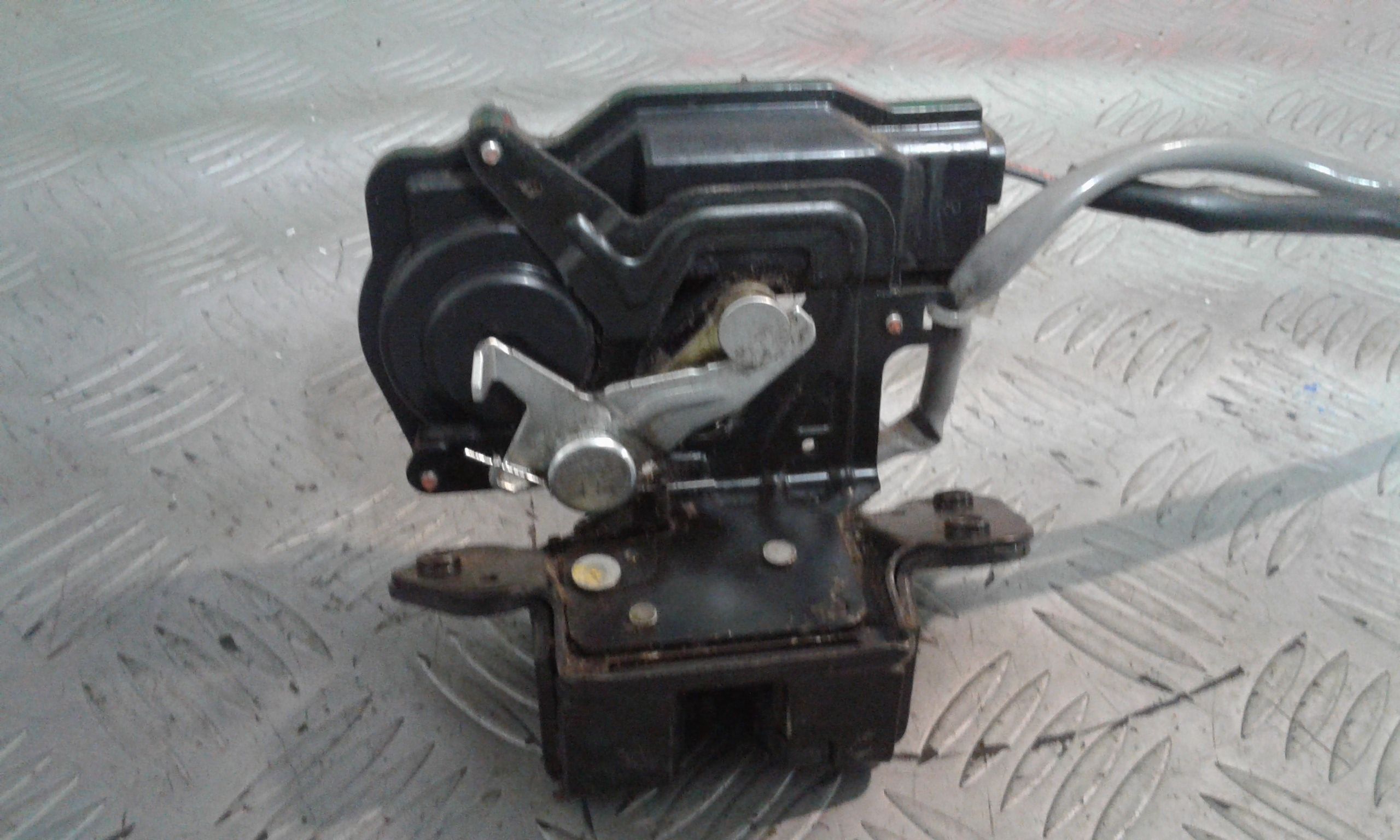 Serratura Cofano Posteriore TOYOTA Corolla Verso 2 Serie