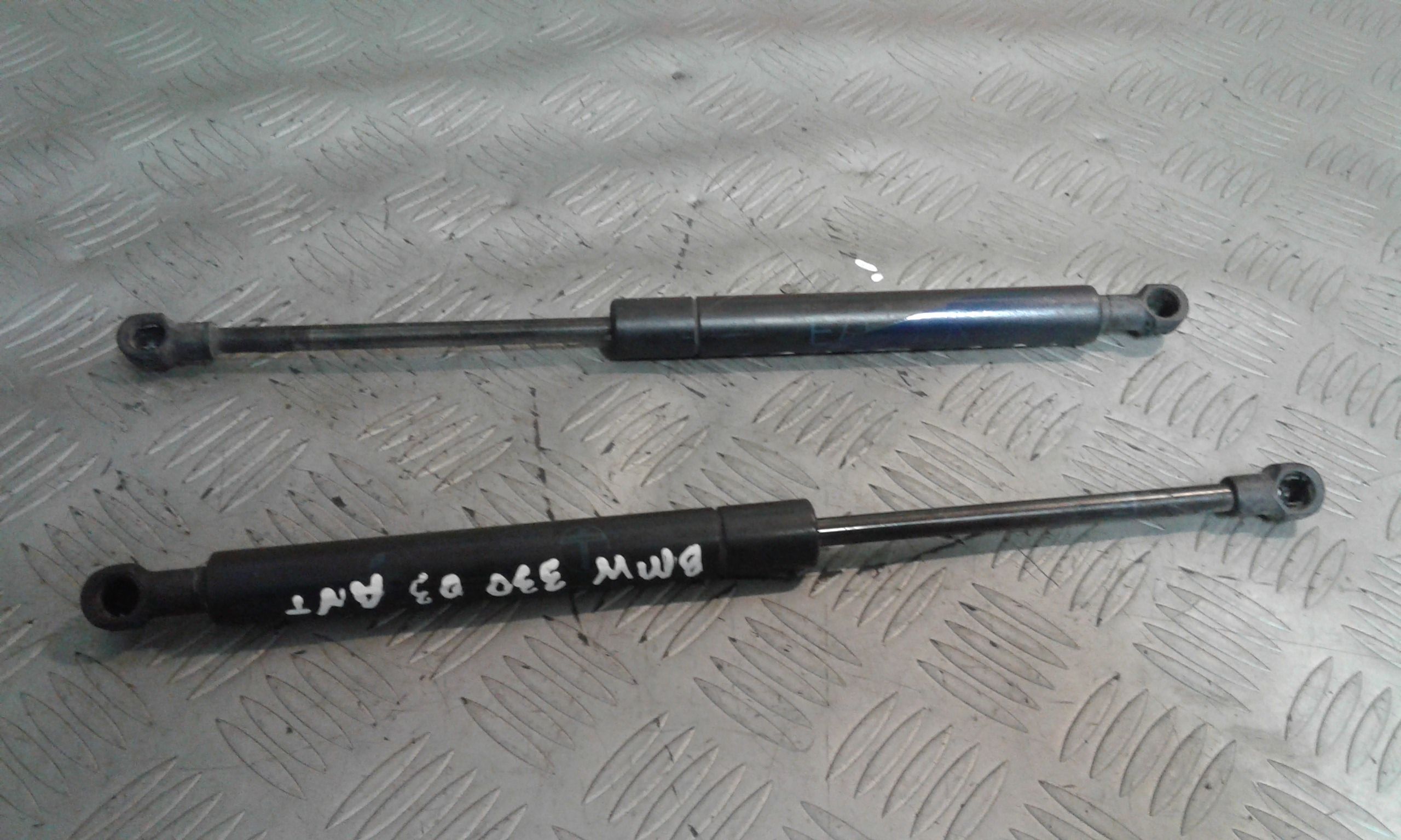 Pistoncini cofano ant BMW Serie 3 E46 Berlina 2 Serie