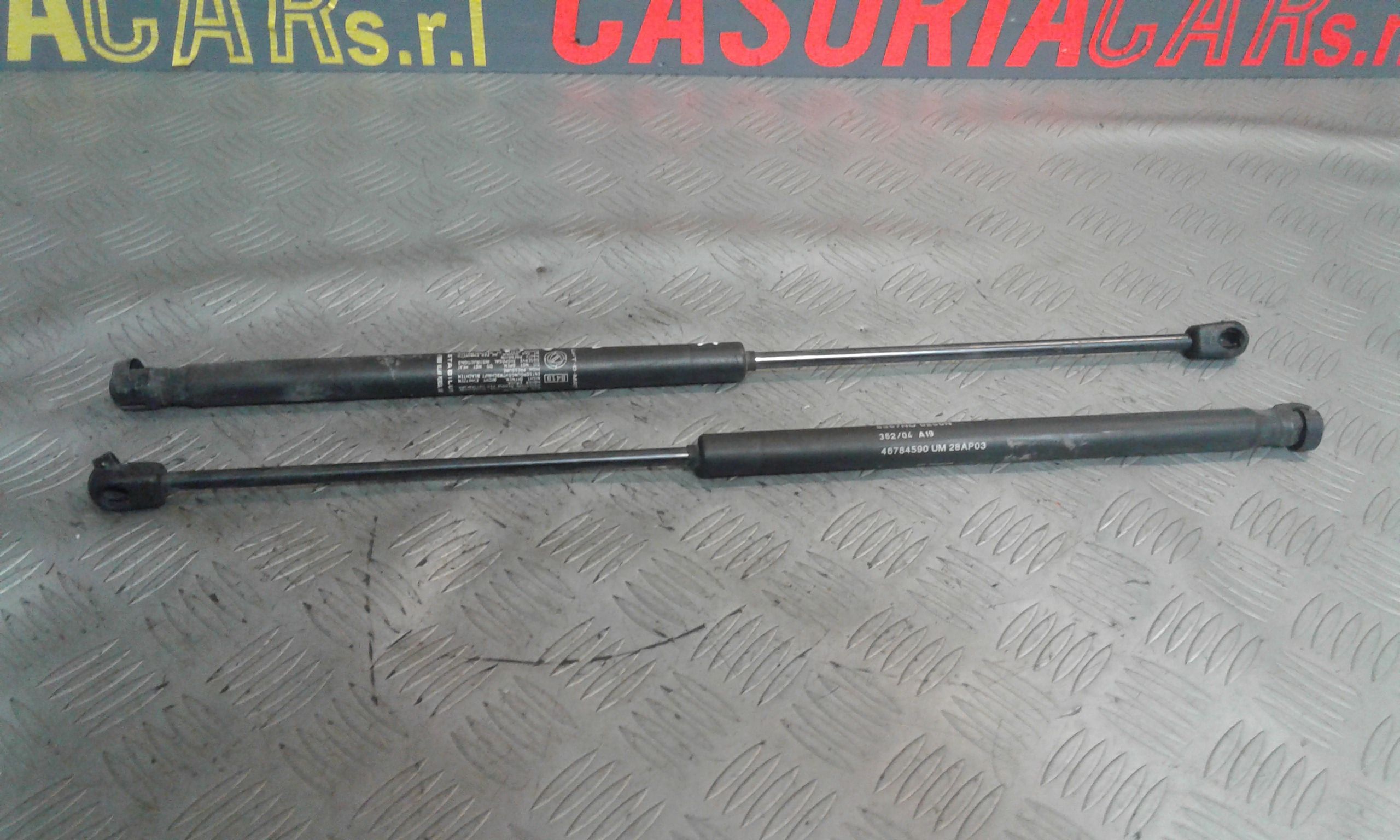 Pistoncini cofano ant FIAT Stilo Berlina 3P
