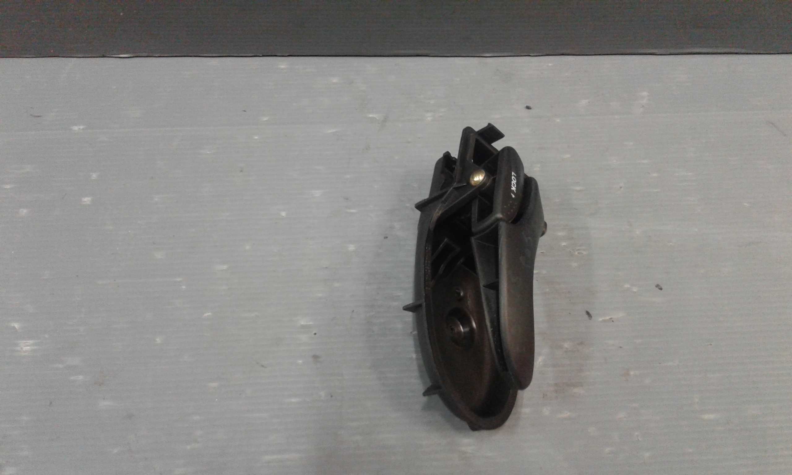 Maniglia interna Posteriore Sinistra FORD Focus Berlina 1 Serie