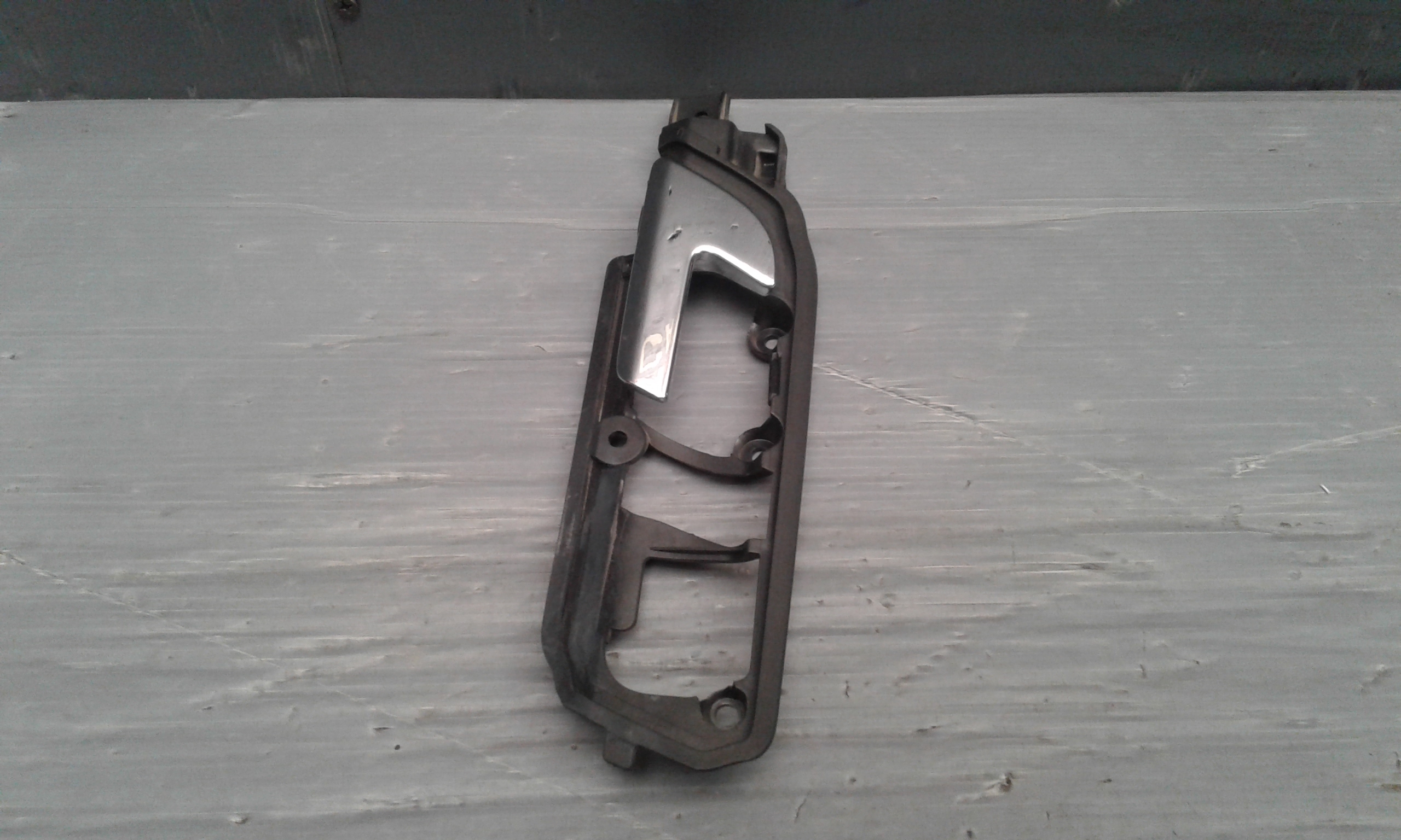 Maniglia interna anteriore Sinistra VOLKSWAGEN Polo 4 Serie