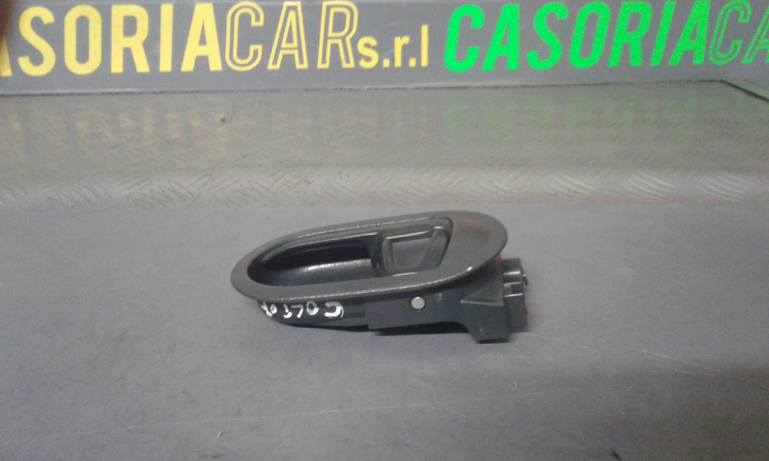 Maniglia interna anteriore Sinistra MITSUBISHI Colt Serie 3P