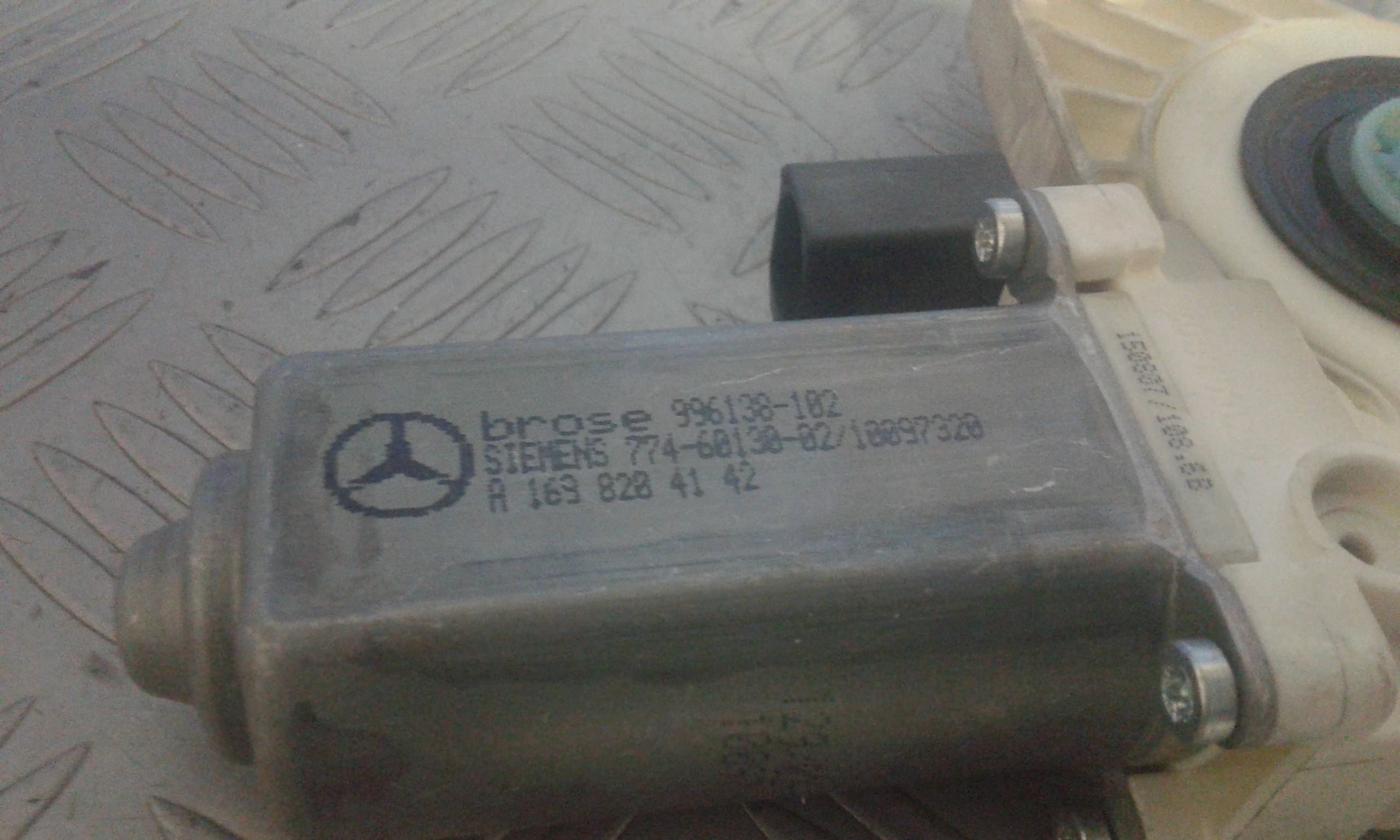 Motorino Alzavetro anteriore Sinistro MERCEDES Classe A W169 3 Serie