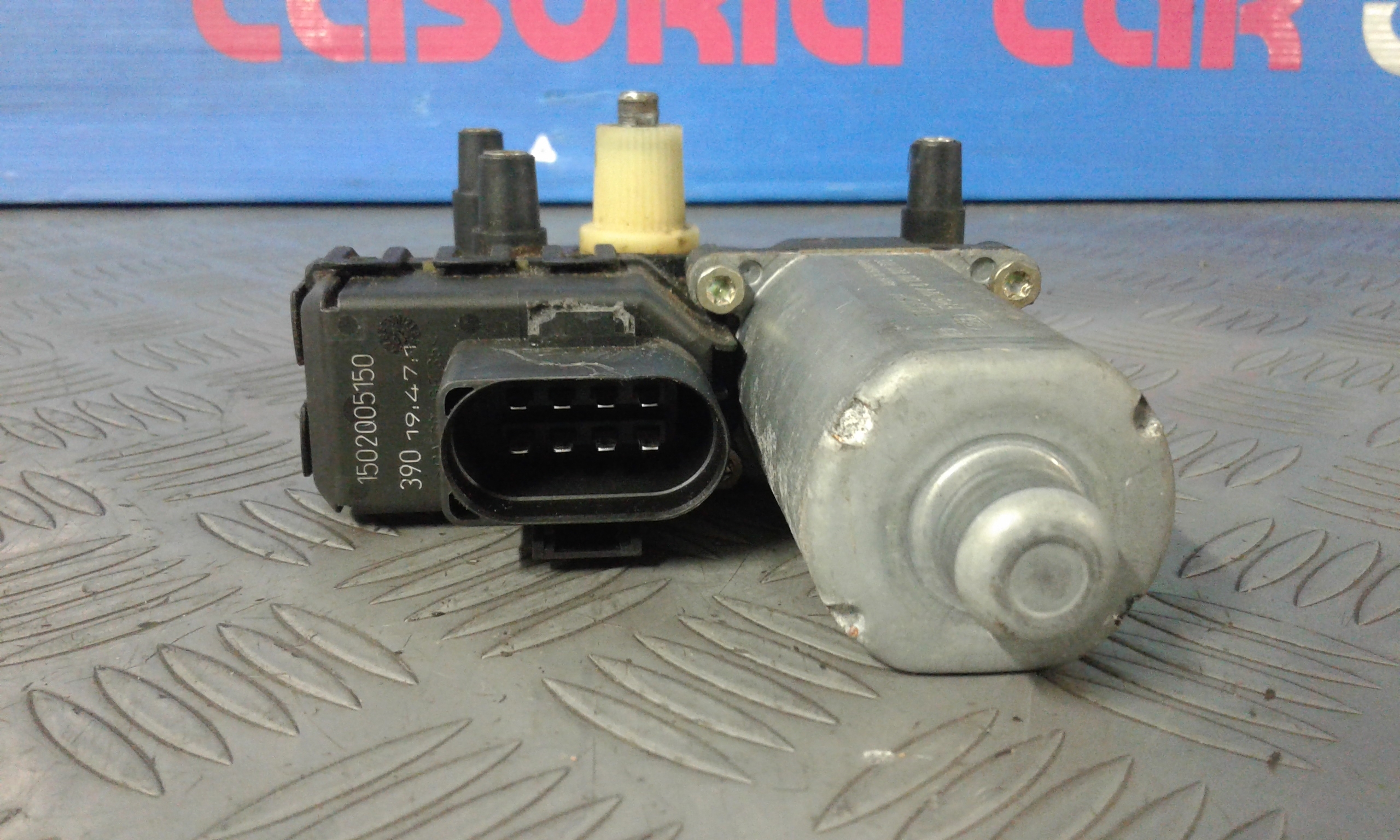 Motorino Alzavetro anteriore Sinistro AUDI A6 Allroad 1 Serie