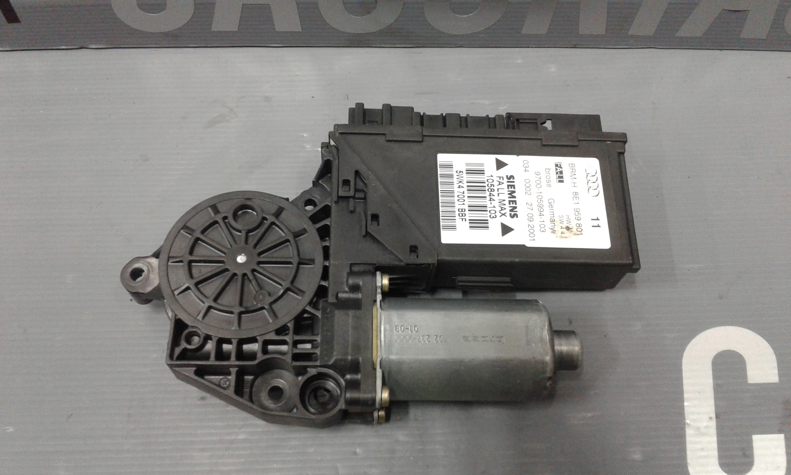 Motorino Alzavetro anteriore Sinistro AUDI A4 Berlina 3 Serie