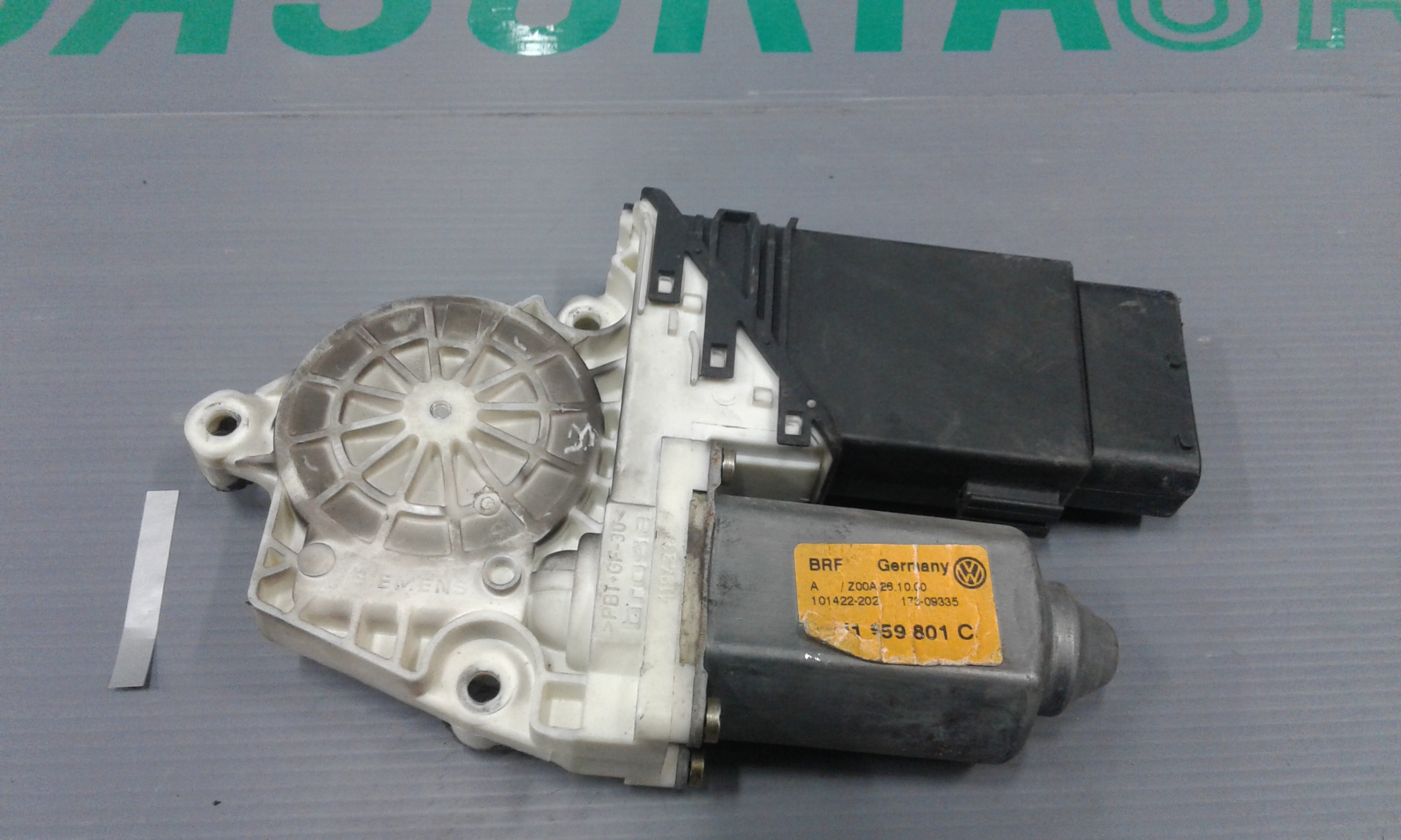 Motorino Alzavetro anteriore Sinistro VOLKSWAGEN Golf 4 Berlina