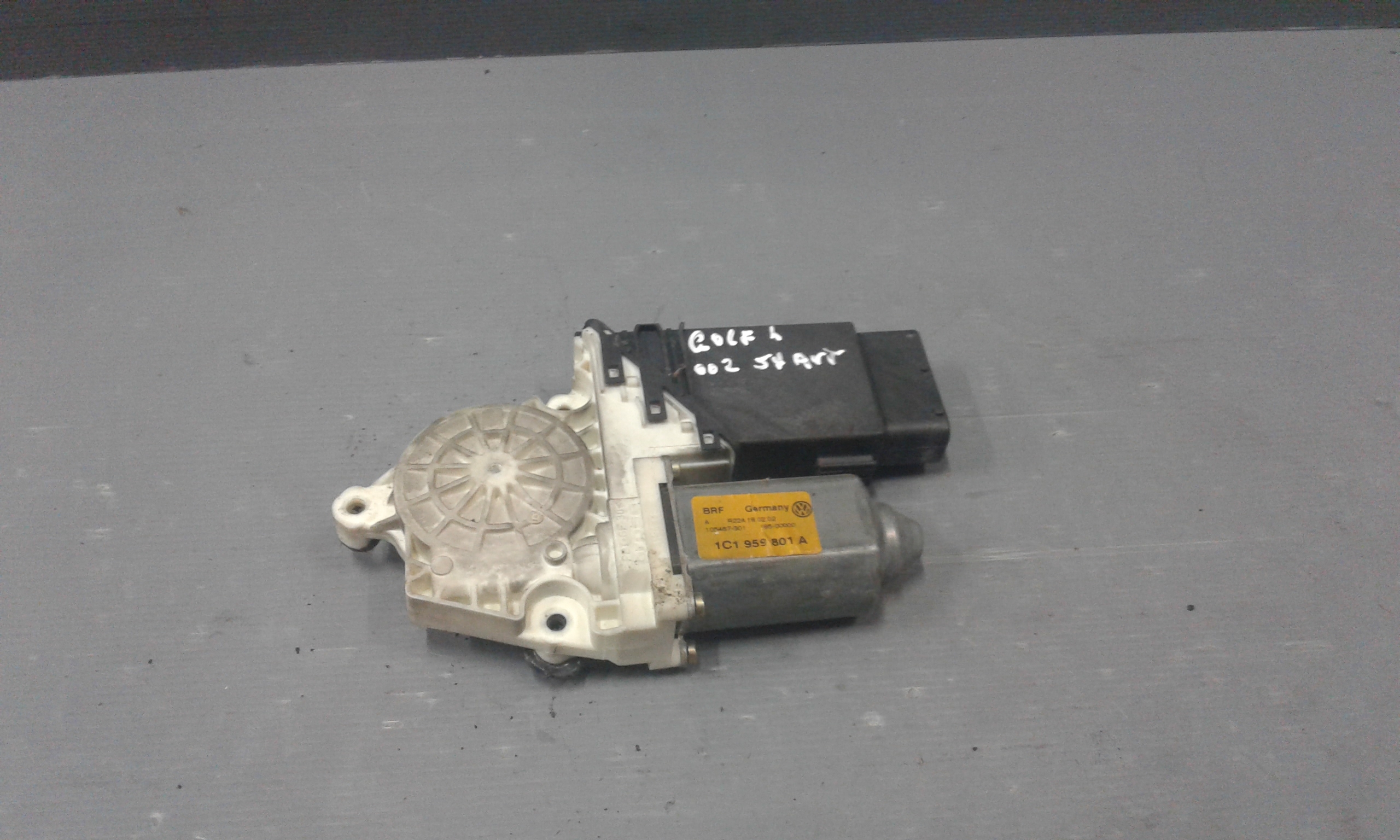 Motorino Alzavetro anteriore Sinistro VOLKSWAGEN Golf 4 Berlina