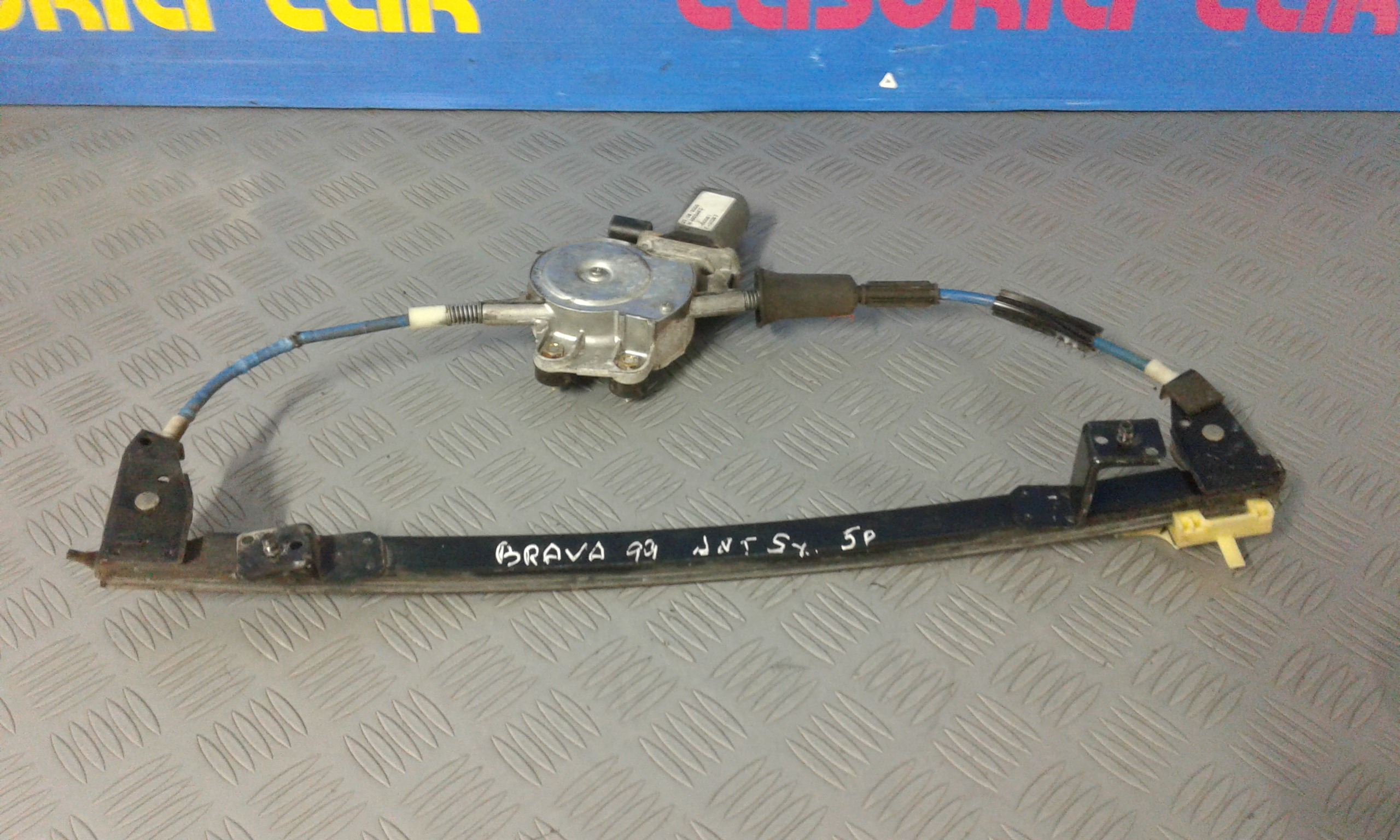 Cremagliera anteriore sinistra Guida FIAT Brava Berlina