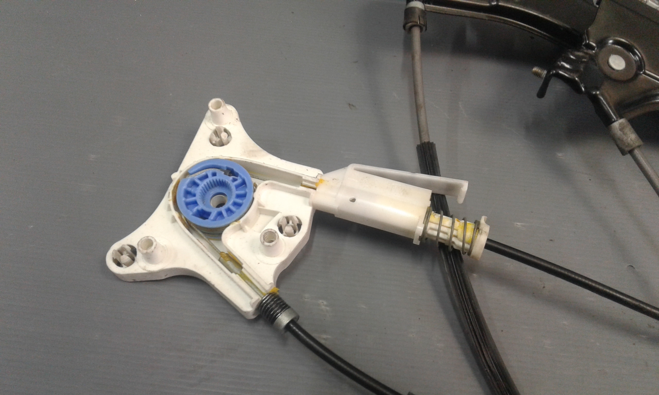 Cremagliera anteriore sinistra Guida MERCEDES CLK Cabrio W209