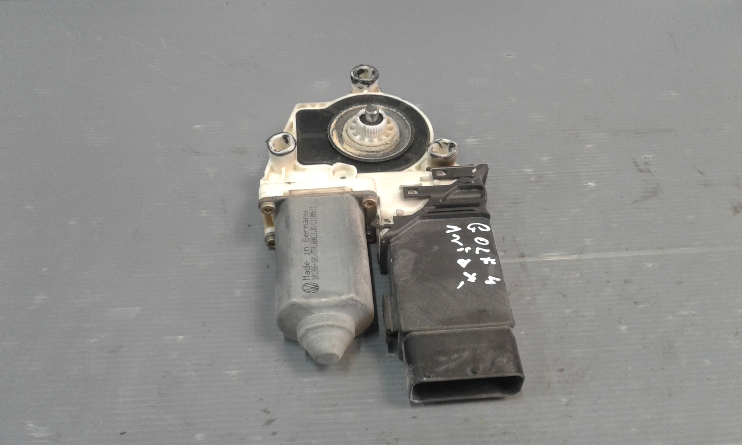 Motorino Alzavetro anteriore destra VOLKSWAGEN Golf 4 Berlina