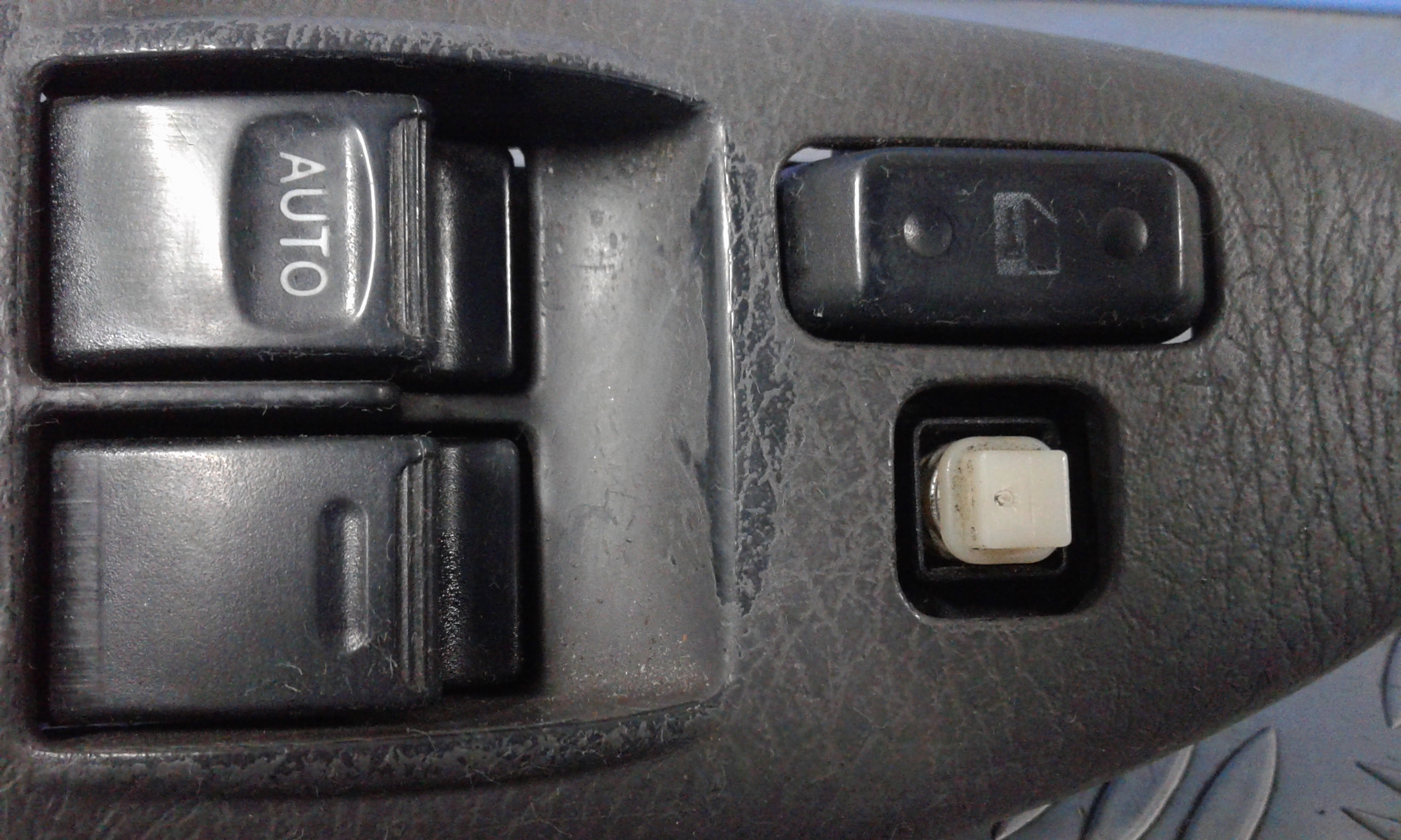 Pulsantiera Anteriore Sinistra Guida TOYOTA Avensis Berlina 1 Serie