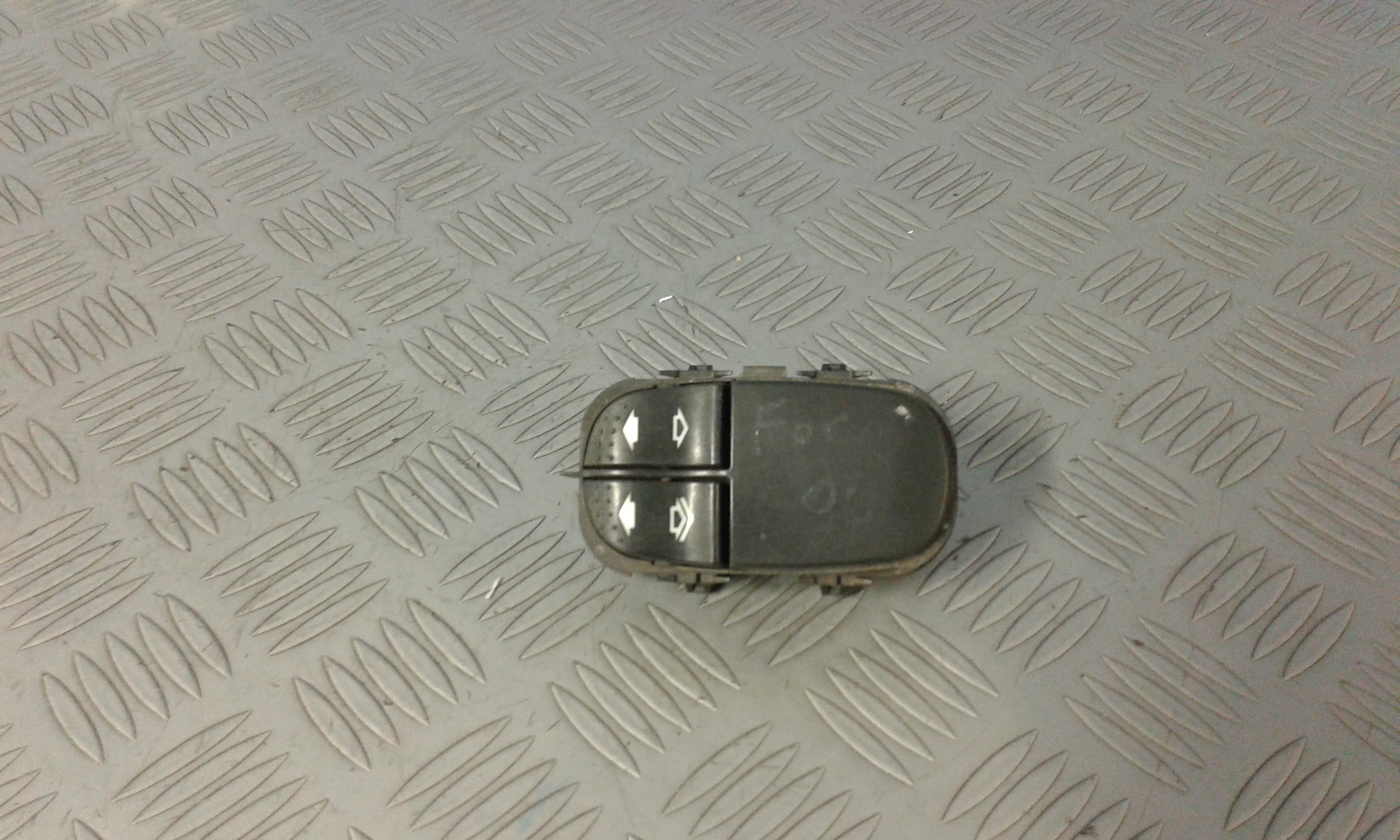 Pulsantiera Anteriore Sinistra Guida FORD Focus Berlina 1 Serie