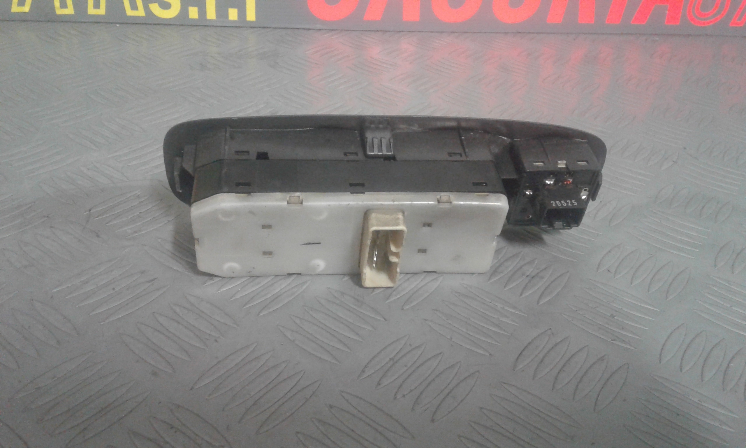 Pulsantiera Anteriore Sinistra Guida HYUNDAI Accent 3 Serie