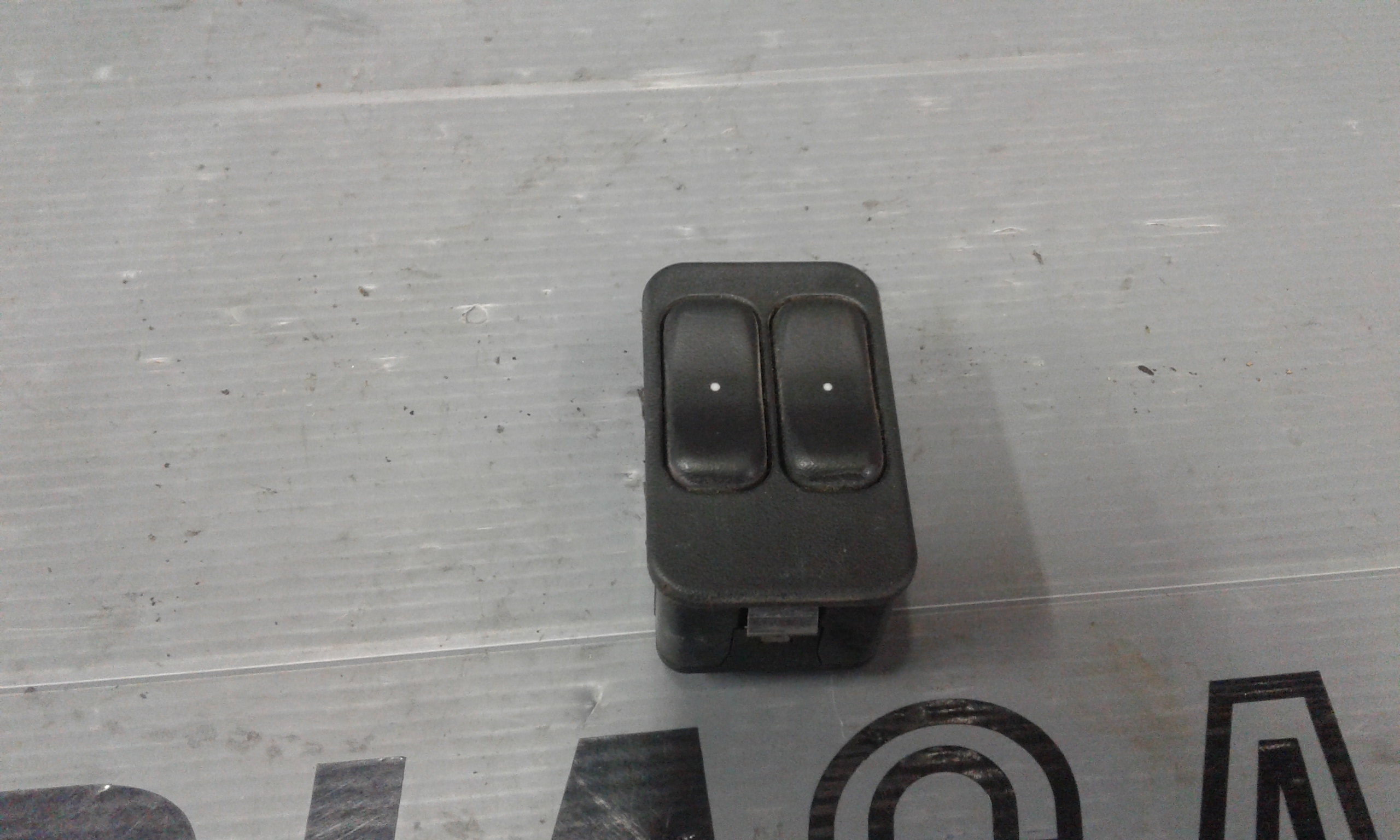 Pulsantiera Anteriore Sinistra Guida OPEL Corsa C 3P 1 Serie