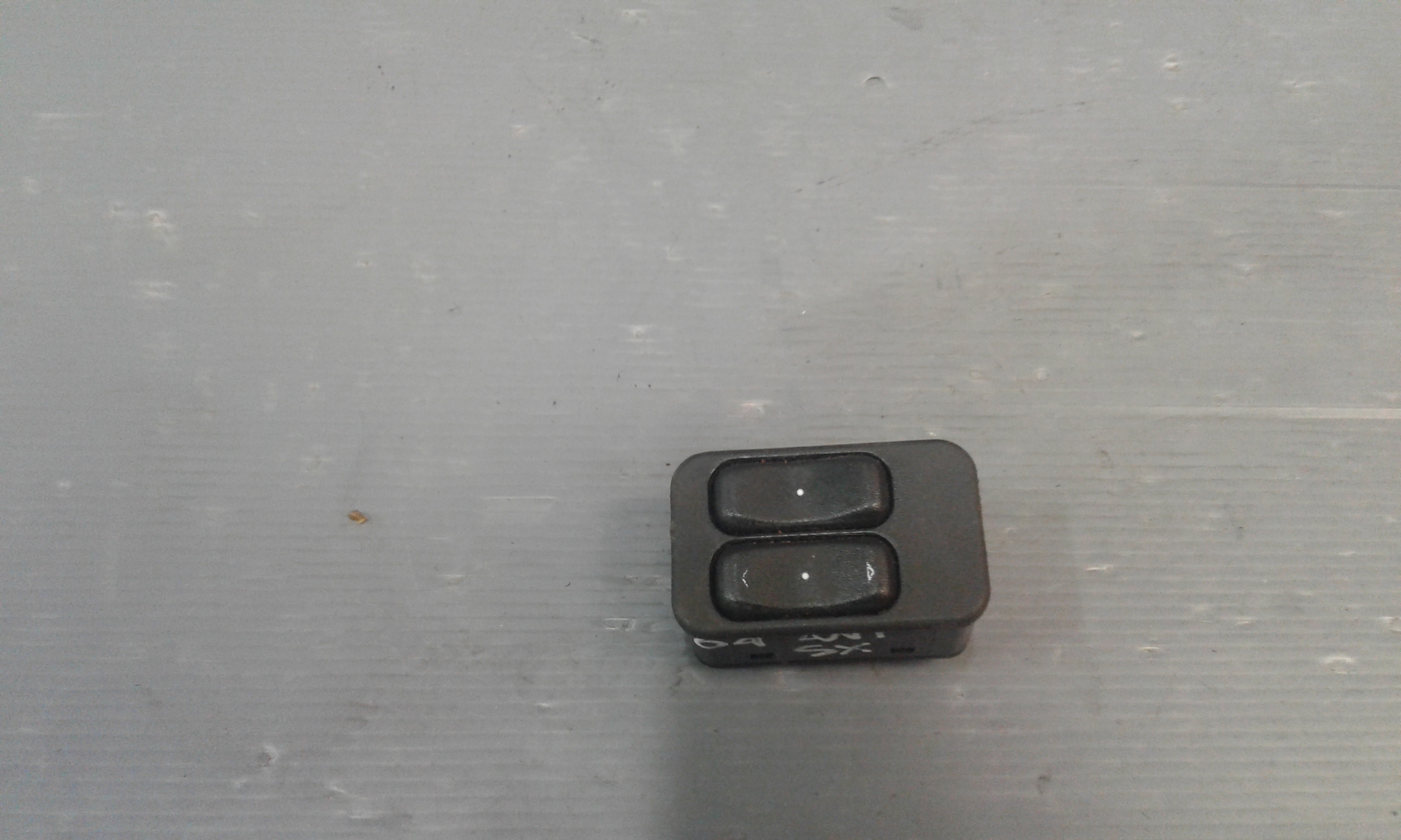 Pulsantiera Anteriore Sinistra Guida OPEL Corsa C 3P 1 Serie