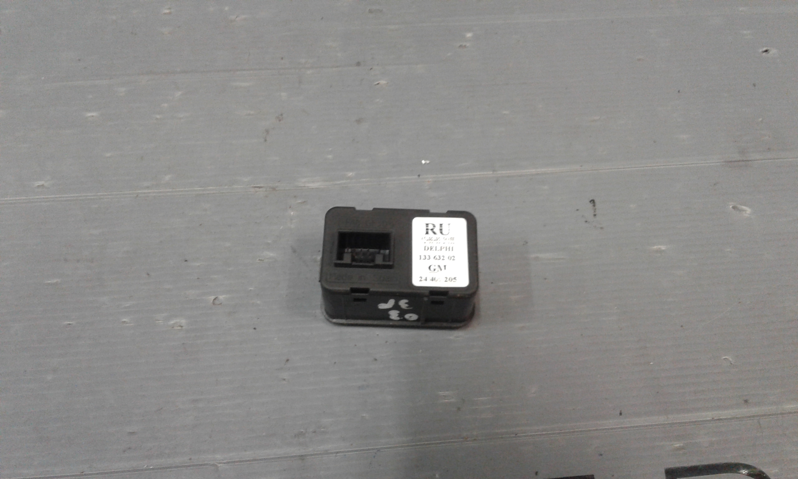 Pulsantiera Anteriore Sinistra Guida OPEL Corsa C 3P 1 Serie