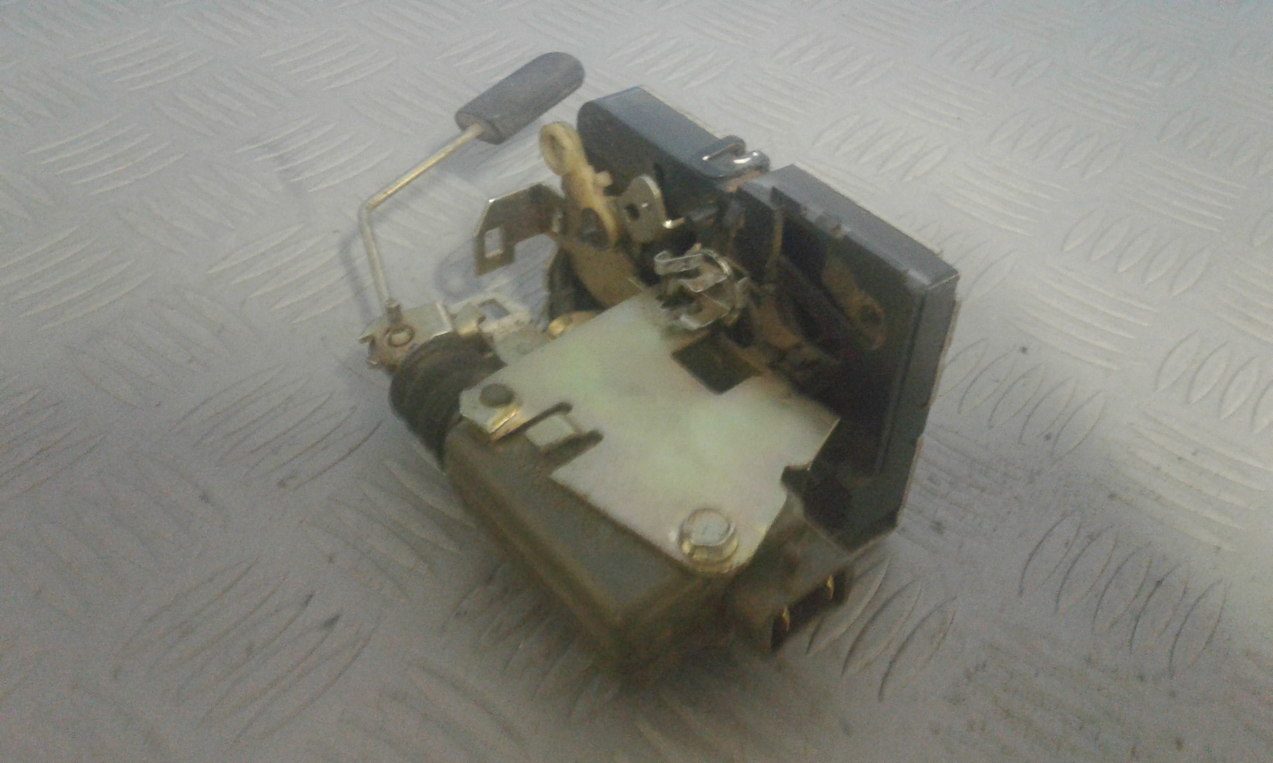 Serratura Anteriore Sinistra IVECO Daily 3 Serie