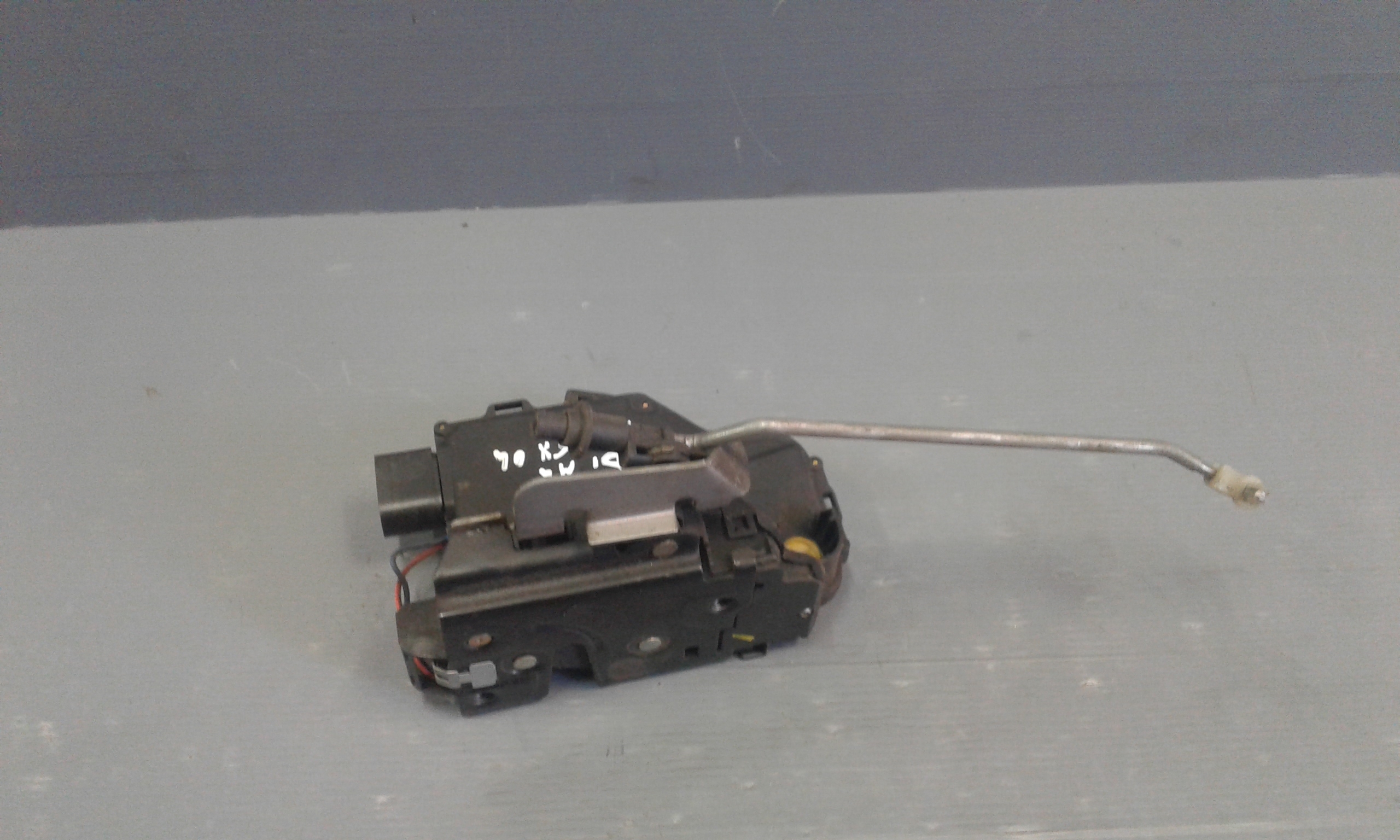 Serratura Anteriore Sinistra AUDI A4 Berlina 2 Serie