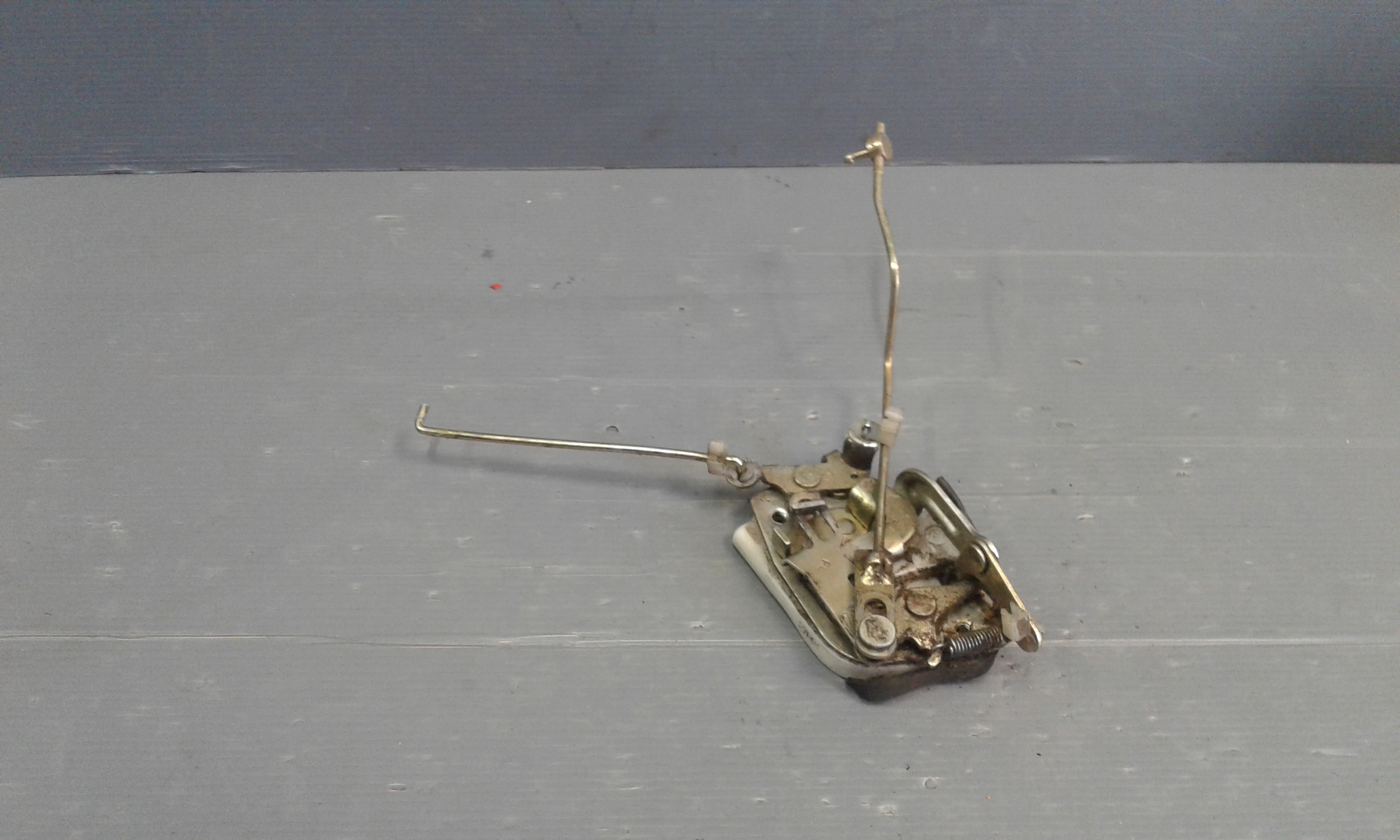 Serratura Anteriore Sinistra TATA Indica 1  Serie