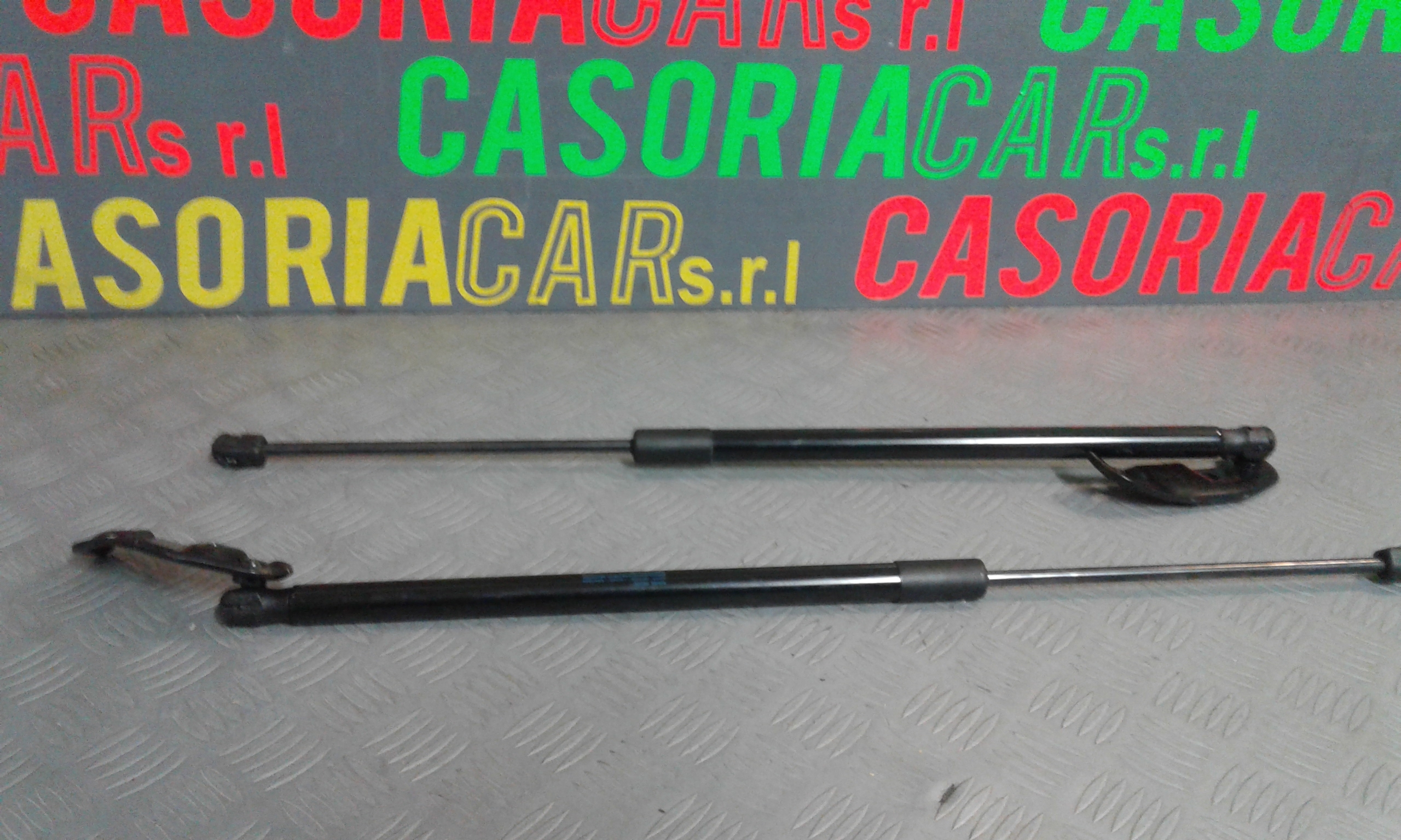 Pistoncini cofano Post. VOLKSWAGEN Passat Variant 5 Serie